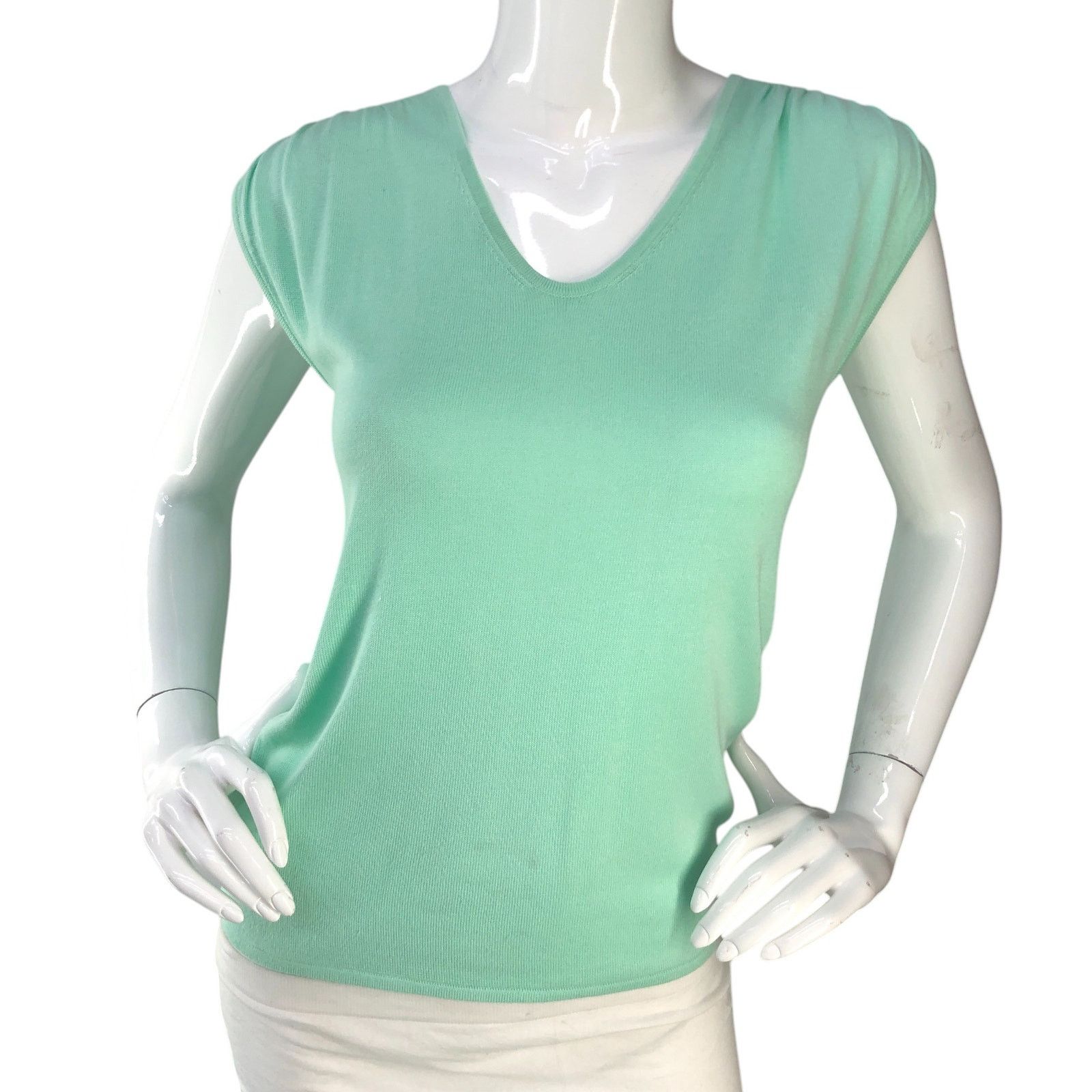Lilly Pulitzer Lilly Pulitzer Size XS T Shirt Top Tie Back V Neck TINY FLAW Size XS / US 0-2 / IT 36-38 - 11 Thumbnail