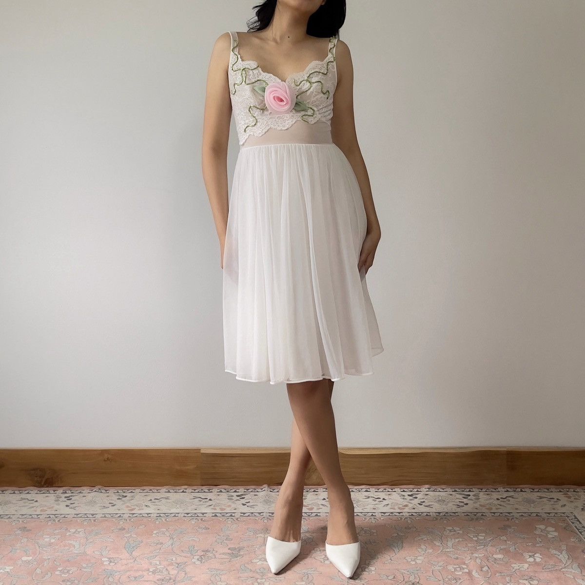 Vintage Romantic 1960's White Nightgown (XXS-XS) Size XS / US 0-2 / IT 36-38 - 3 Thumbnail