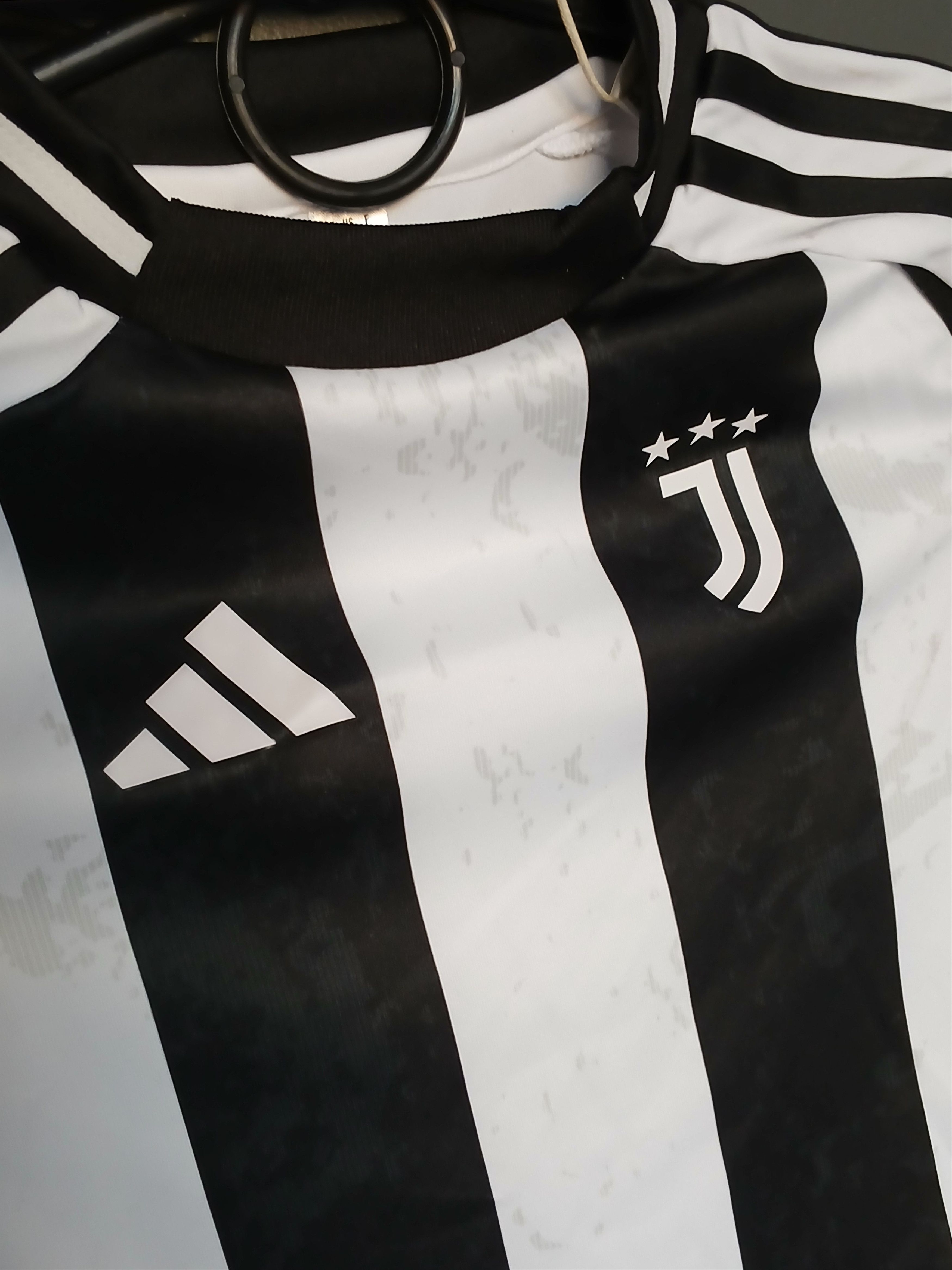 Adidas KIDS New Juventus 24/25 Home Football Jersey T-Shirt Size US XS / EU 42 / 0 - 3 Thumbnail