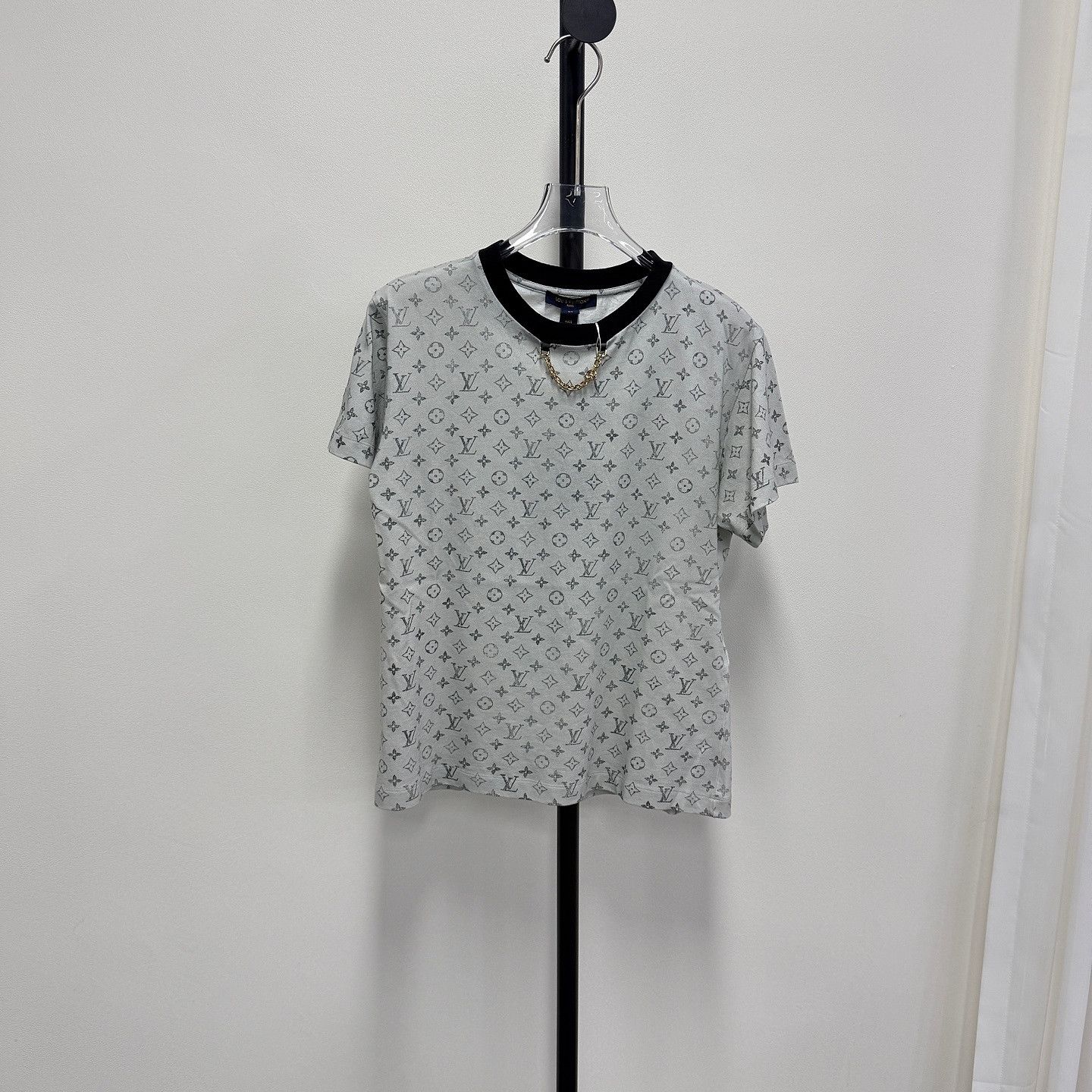 Louis Vuitton Louis Vuitton Monogram Chain T-Shirt Size XS Size XS / US 0-2 / IT 36-38 - 1 Thumbnail