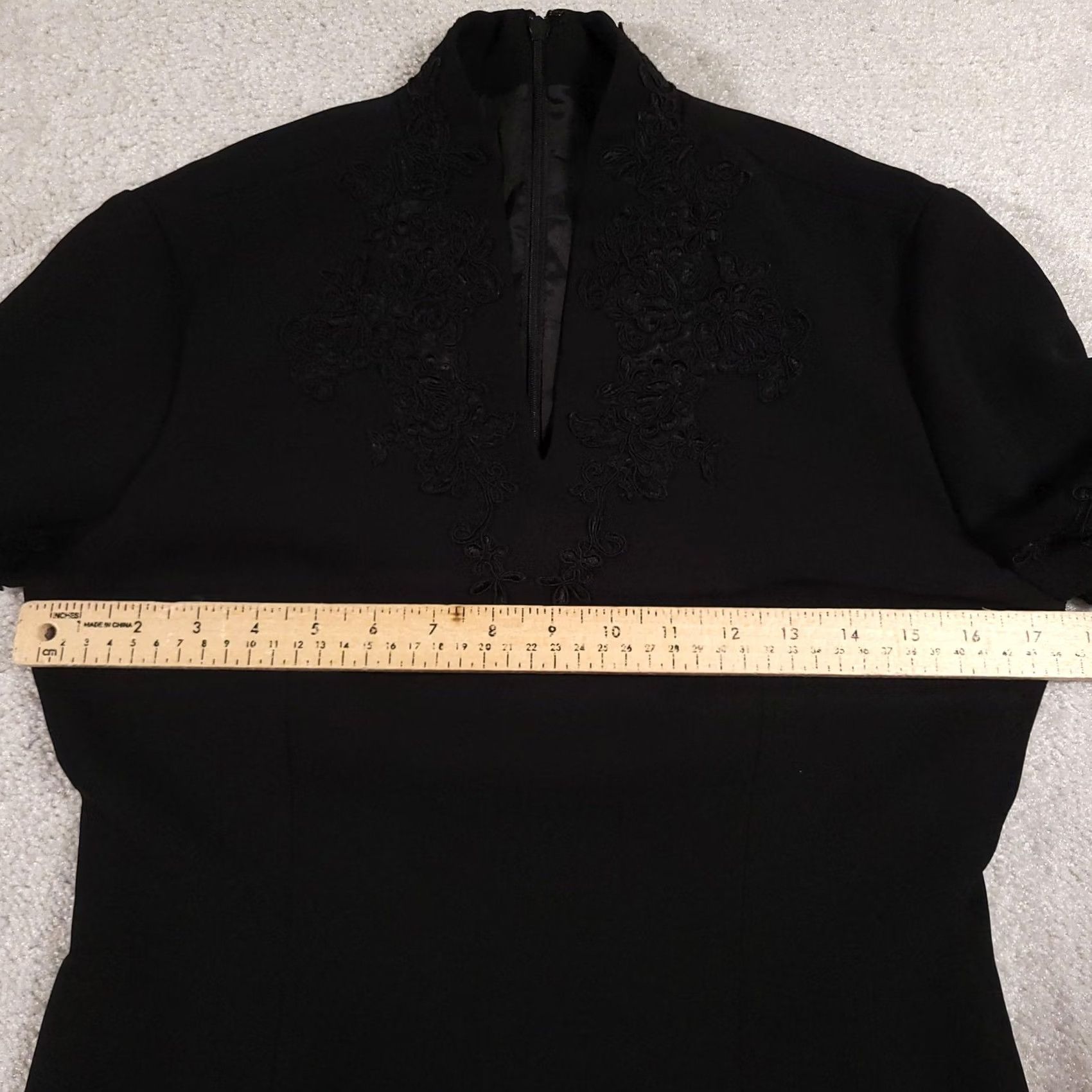 Talbots Talbots Dress Womens 4 Petite Sheath Short Sleeve Formal Elegant Black Cap Sleeve Zip Back Split V Neck / Knee Length Dress Size 27" / US 4 / IT 40 - 6 Thumbnail