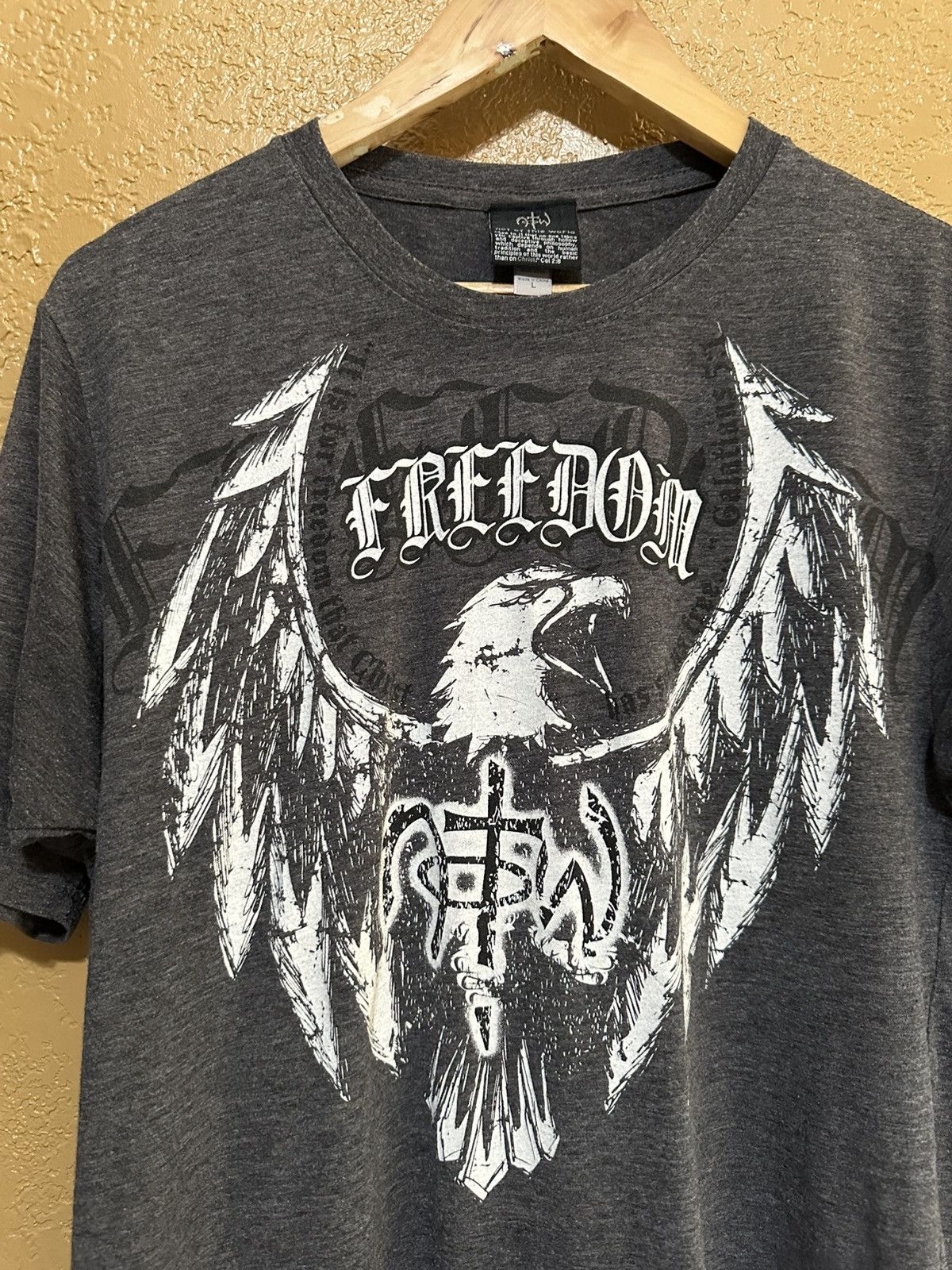 Vintage Y2K Not Of This World Wings t shirt grunge Size US L / EU 52-54 / 3 - 2 Thumbnail