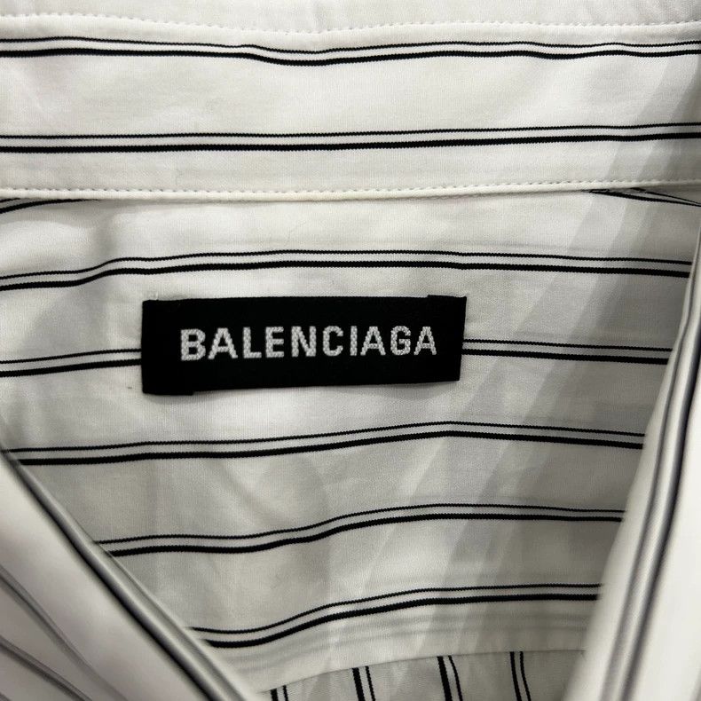 Balenciaga Balenciaga size 39 Big logo shirt behind it Size US S / EU 44-46 / 1 - 4 Thumbnail