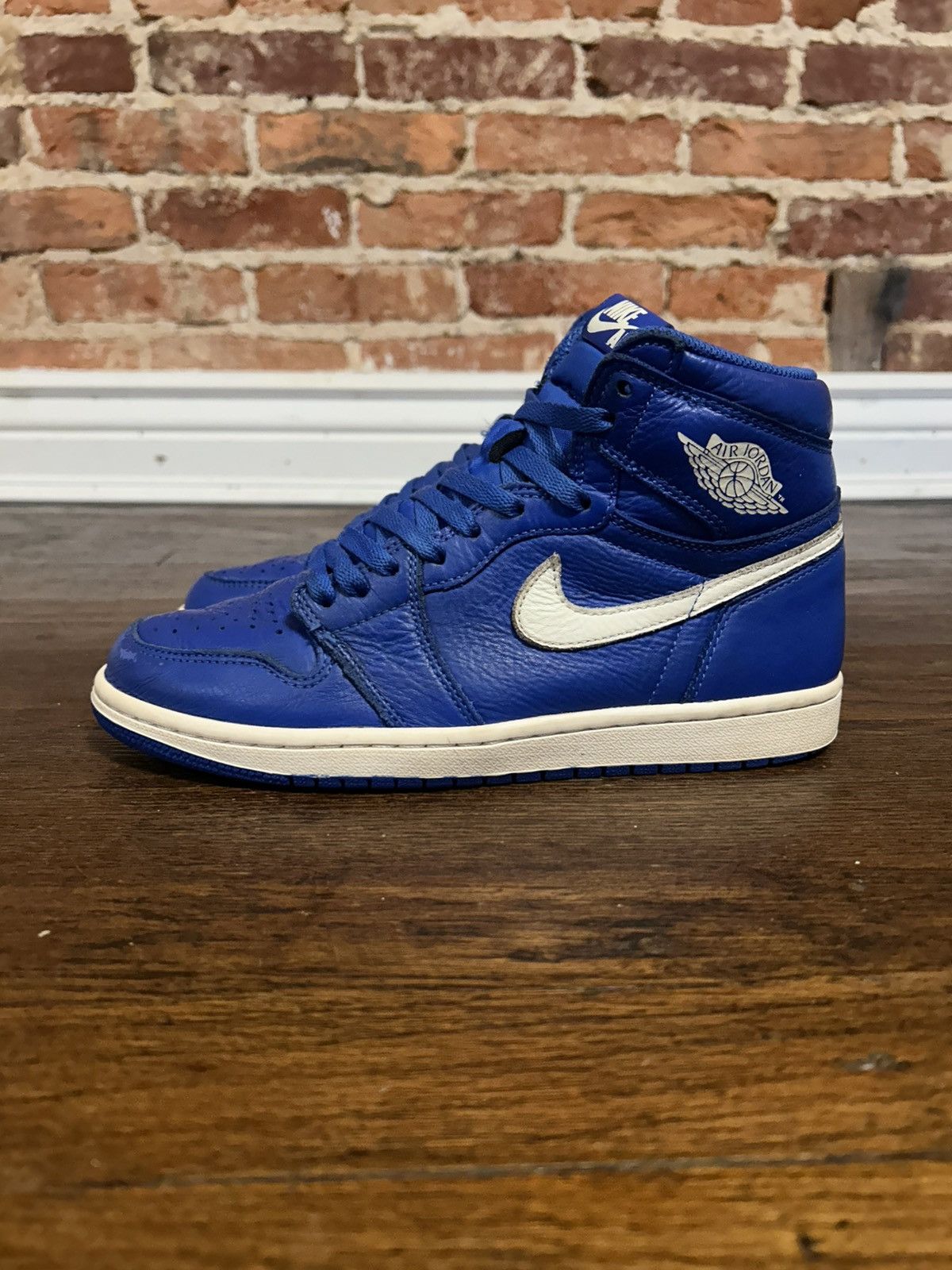 Jordan Brand Size 8 - Air Jordan 1 Retro OG High Hyper Royal Size US 8 / EU 41 - 2 Thumbnail