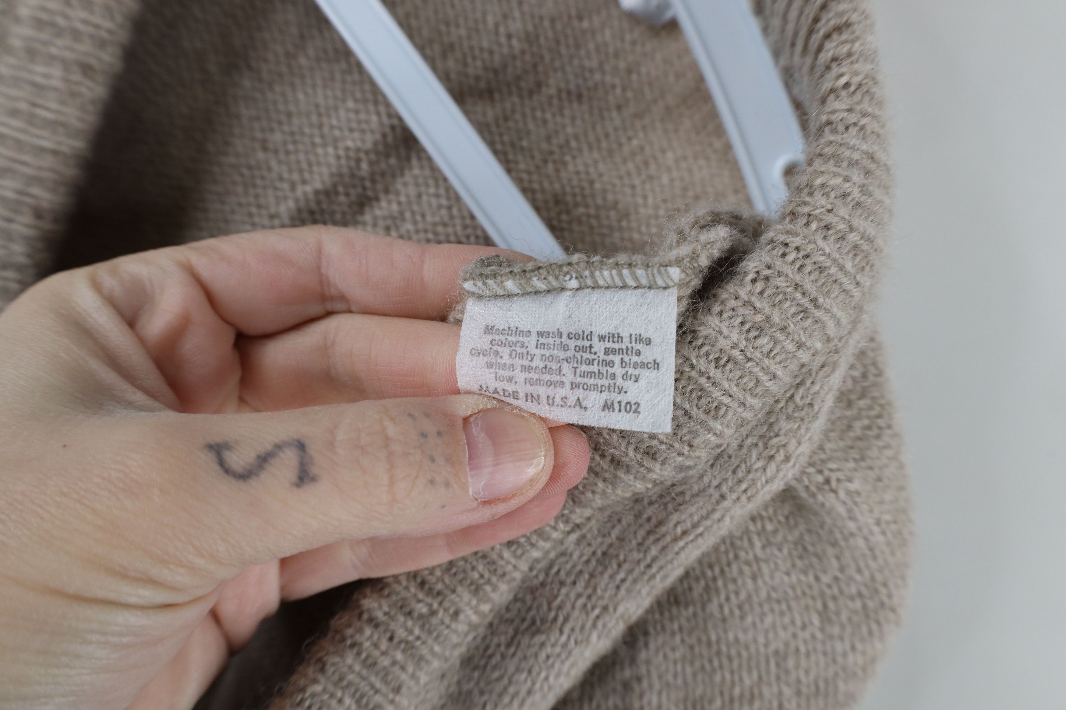 Vintage Vintage 70s Streetwear Blend Knit Sweater Vest Beige USA Size US L / EU 52-54 / 3 - 5 Thumbnail