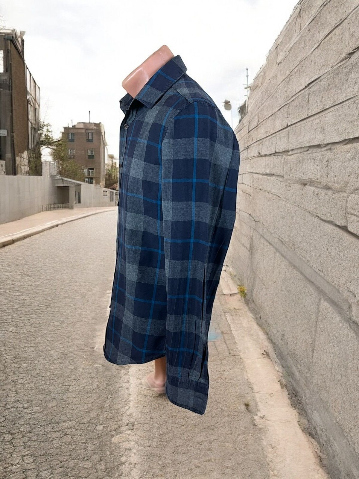 Hugo Boss Hugo Boss checked shirt size M slim fit Size US M / EU 48-50 / 2 - 4 Thumbnail