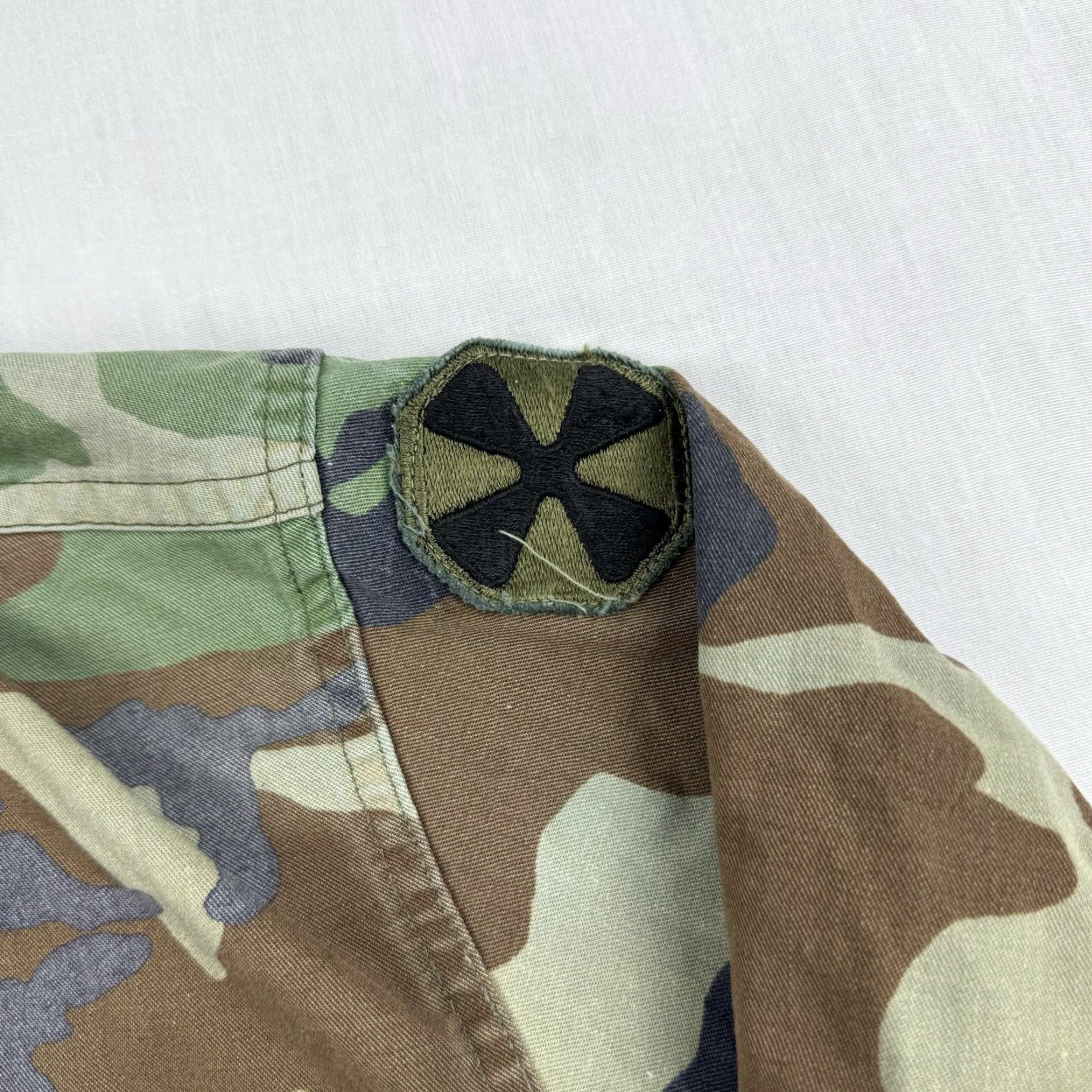 Vintage VINTAGE Army Button Up Shirt Adult Medium Green Military US Army 80s 1980s Camouflage Button-Up Mens Size US M / EU 48-50 / 2 - 3 Thumbnail