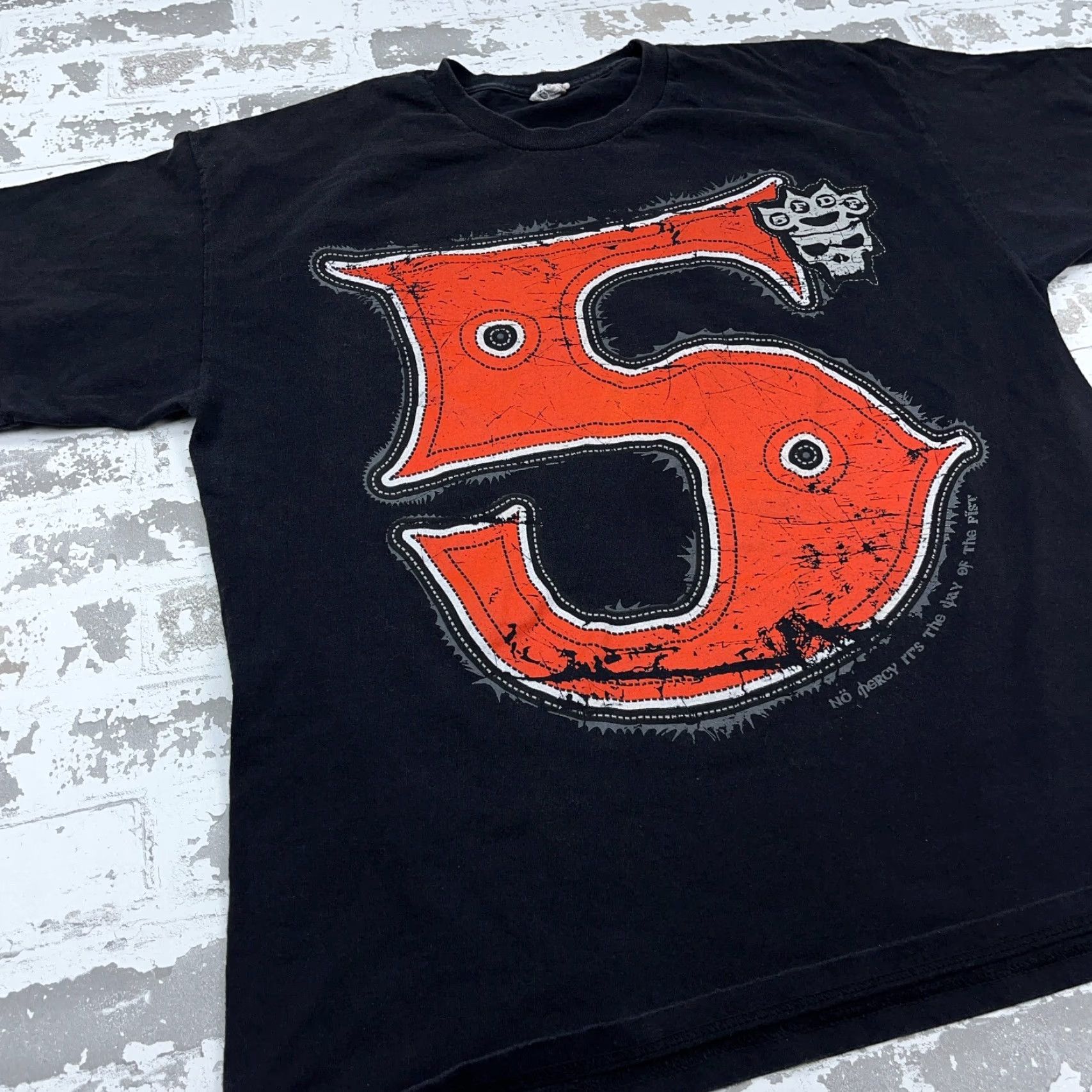 AAA VINTAGE 5 FINGER DEATH PUNCH SHIRT Men XL Black Tee Tour Band Pit Crew Mercy Y2K Size US XL / EU 56 / 4 - 6 Thumbnail