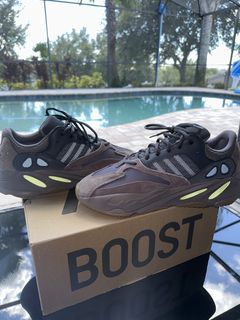 Yeezy 700 hot sale mauve reflective