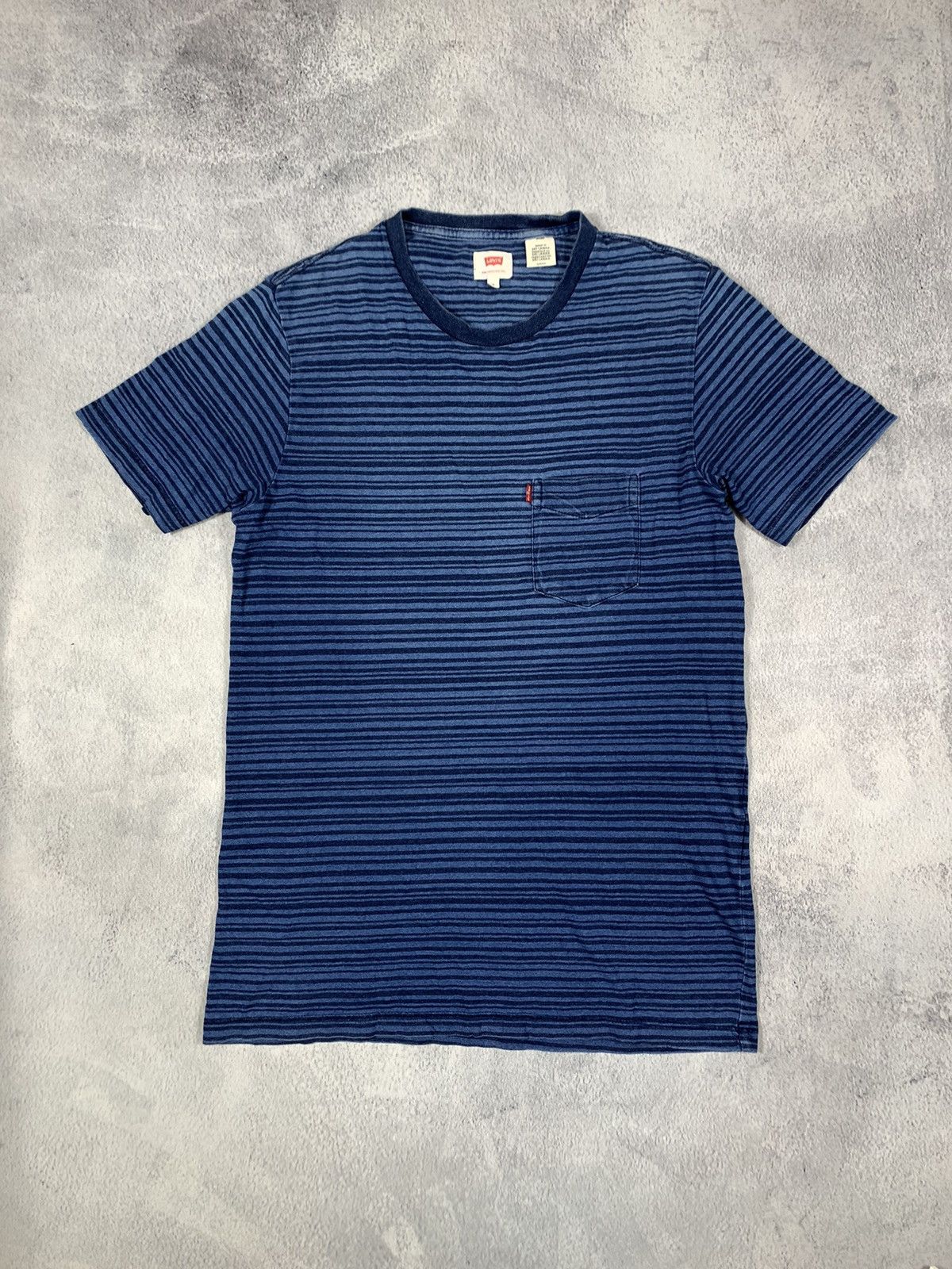 Levi's × Vintage Vintage Y2K Levi’s striped t-shirt casual streetwear size S Size US S / EU 44-46 / 1 - 1 Thumbnail