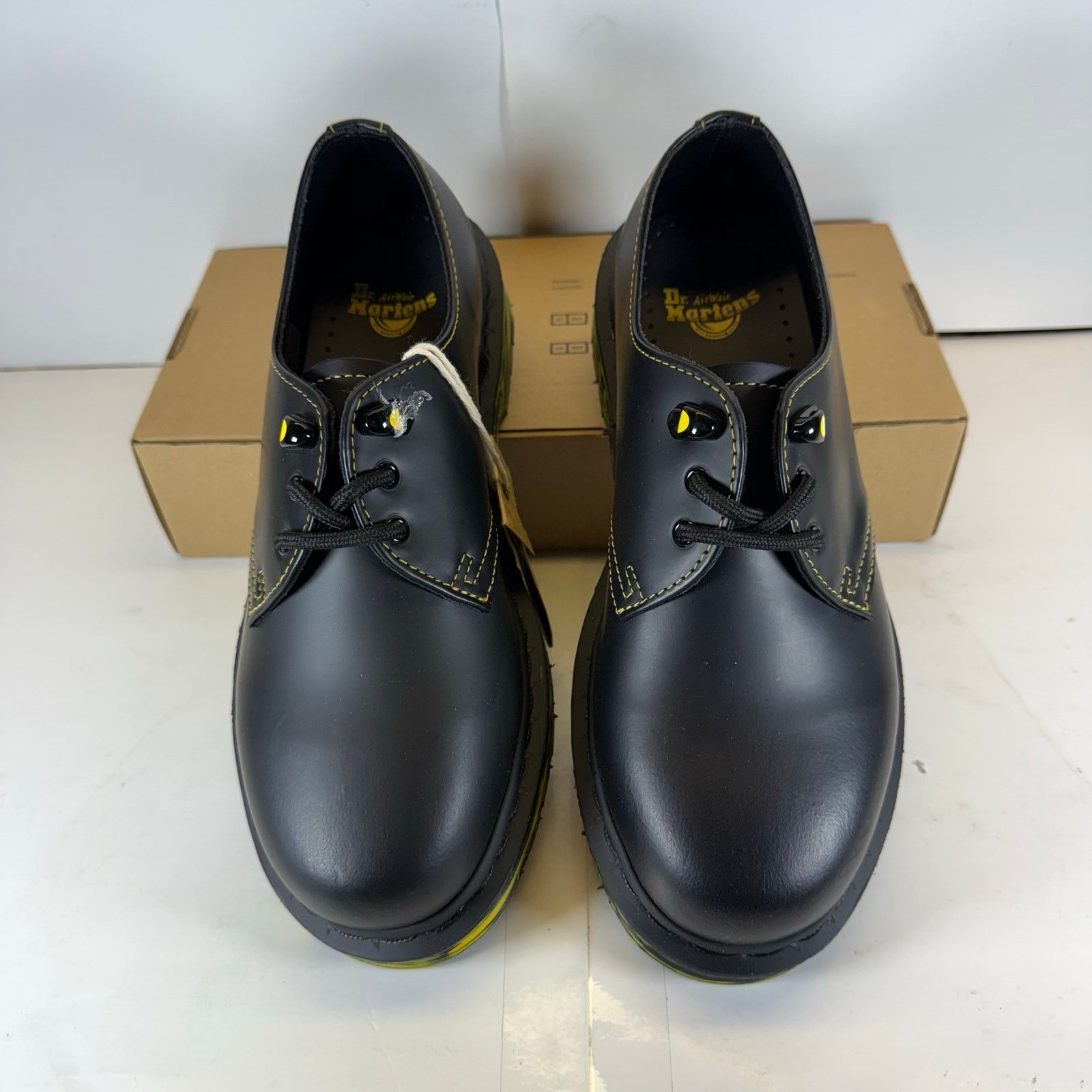 Dr. Martens Dr Martens AirWair Low Bottoms Black/Yellow Size 7 Men Size US 7 / EU 40 - 4 Thumbnail