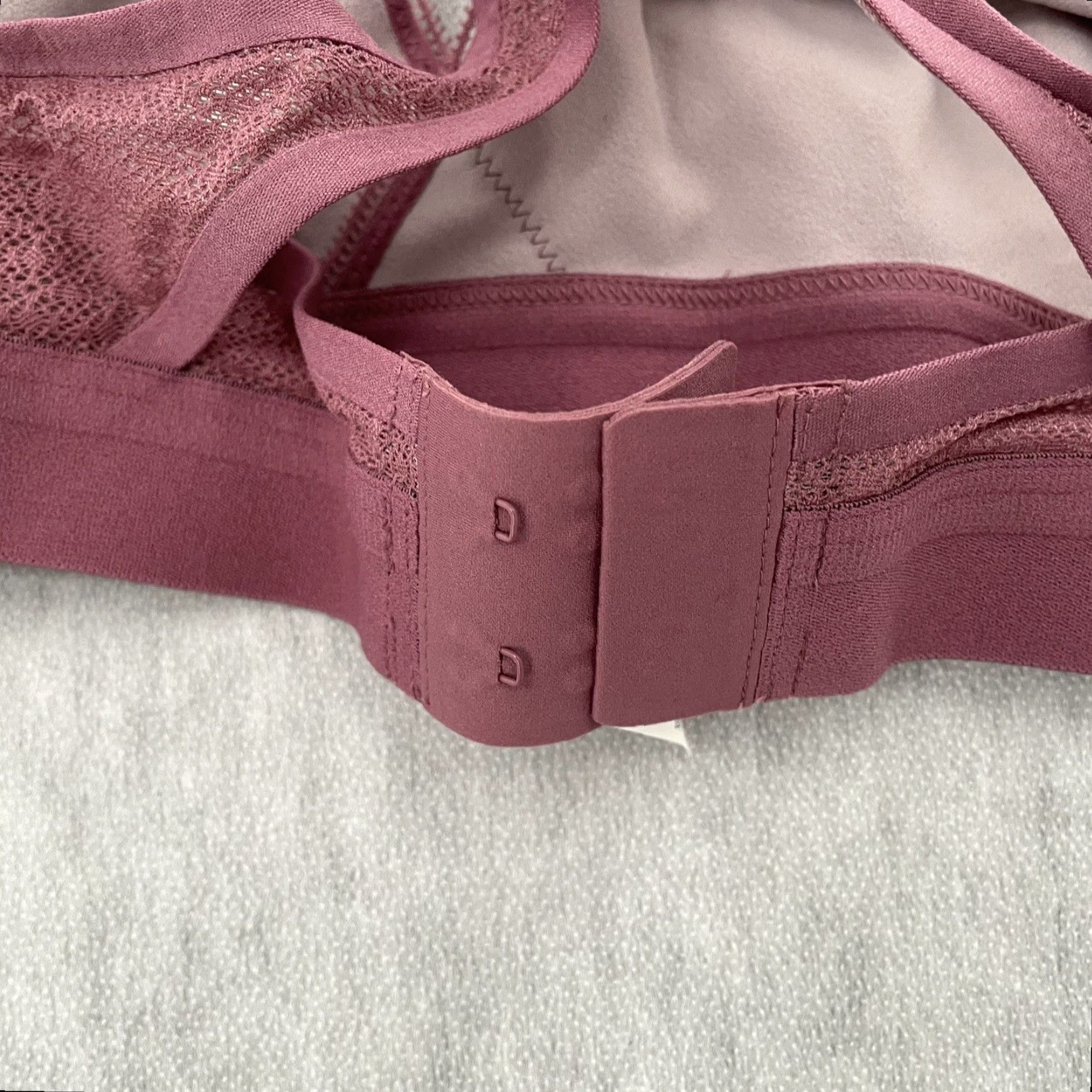 Lululemon VINTAGE Lululemon Sports Bra Womens 32C Racerback Wireless Medium Support Athleisure Purple Size ONE SIZE - 5 Thumbnail