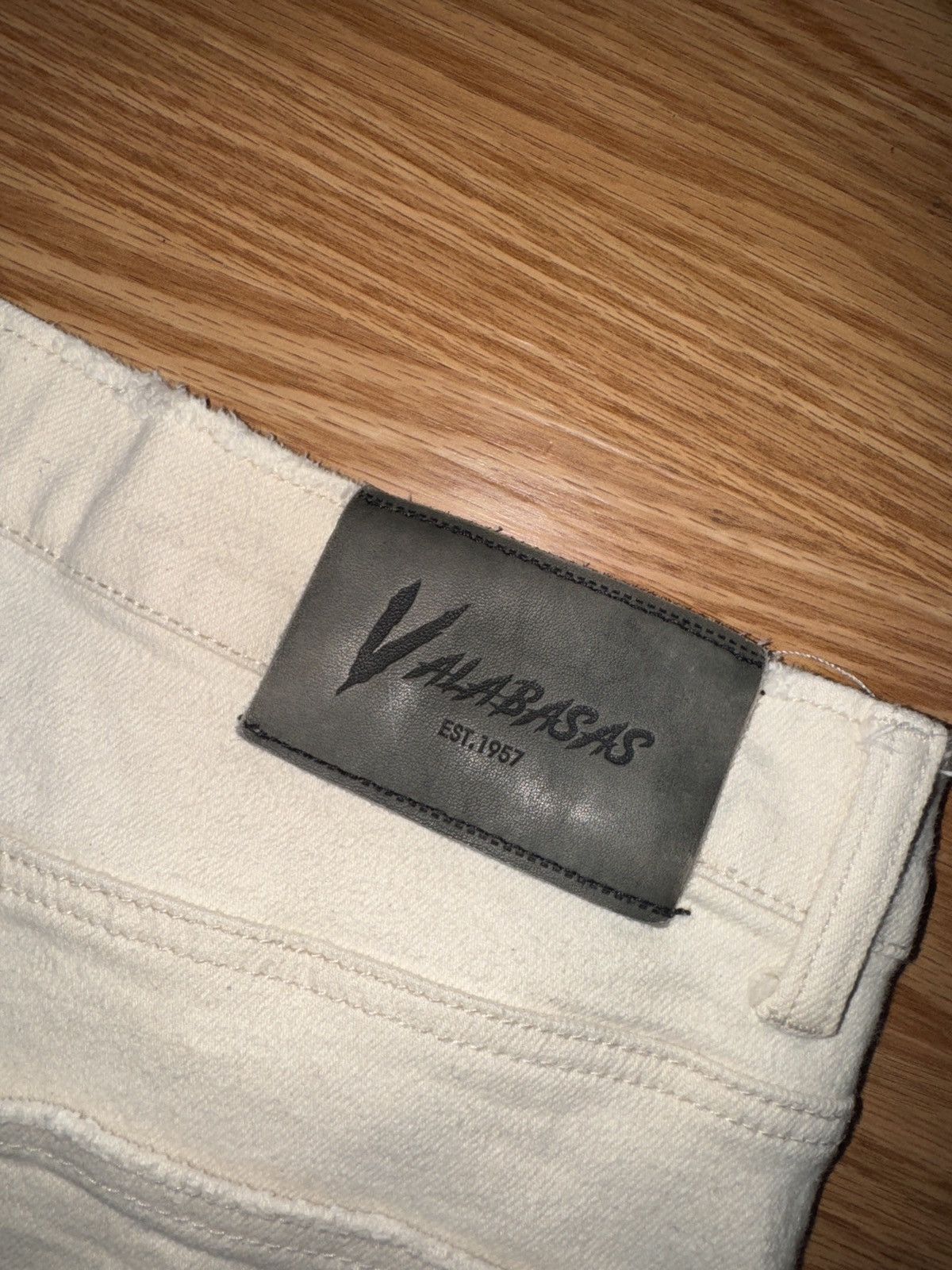 Valabasas PHOENIX" WHITE STACKED FLARE JEAN Size US 35 - 3 Thumbnail