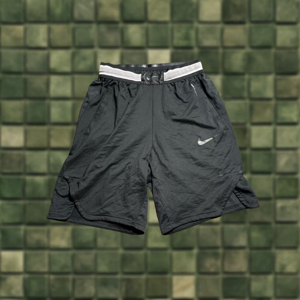 Nike Nike Aeroswift Shorts Mens Small Black Basketball Pockets Logo 891725-010 Size US 29 - 1 Thumbnail