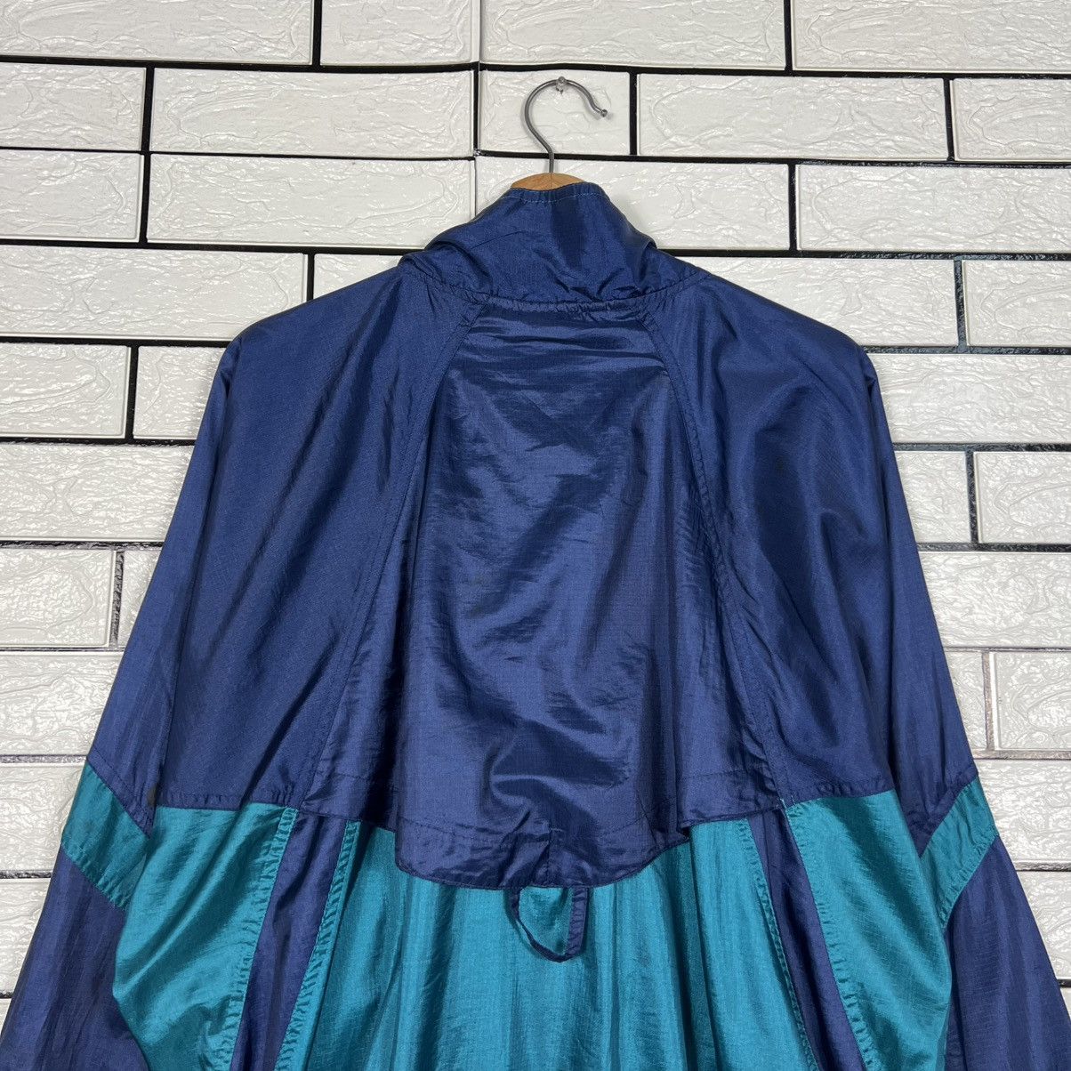 Nike RARE NIKE Cross Training Colorblock Windbreaker #3960-C180 Size US L / EU 52-54 / 3 - 18 Thumbnail