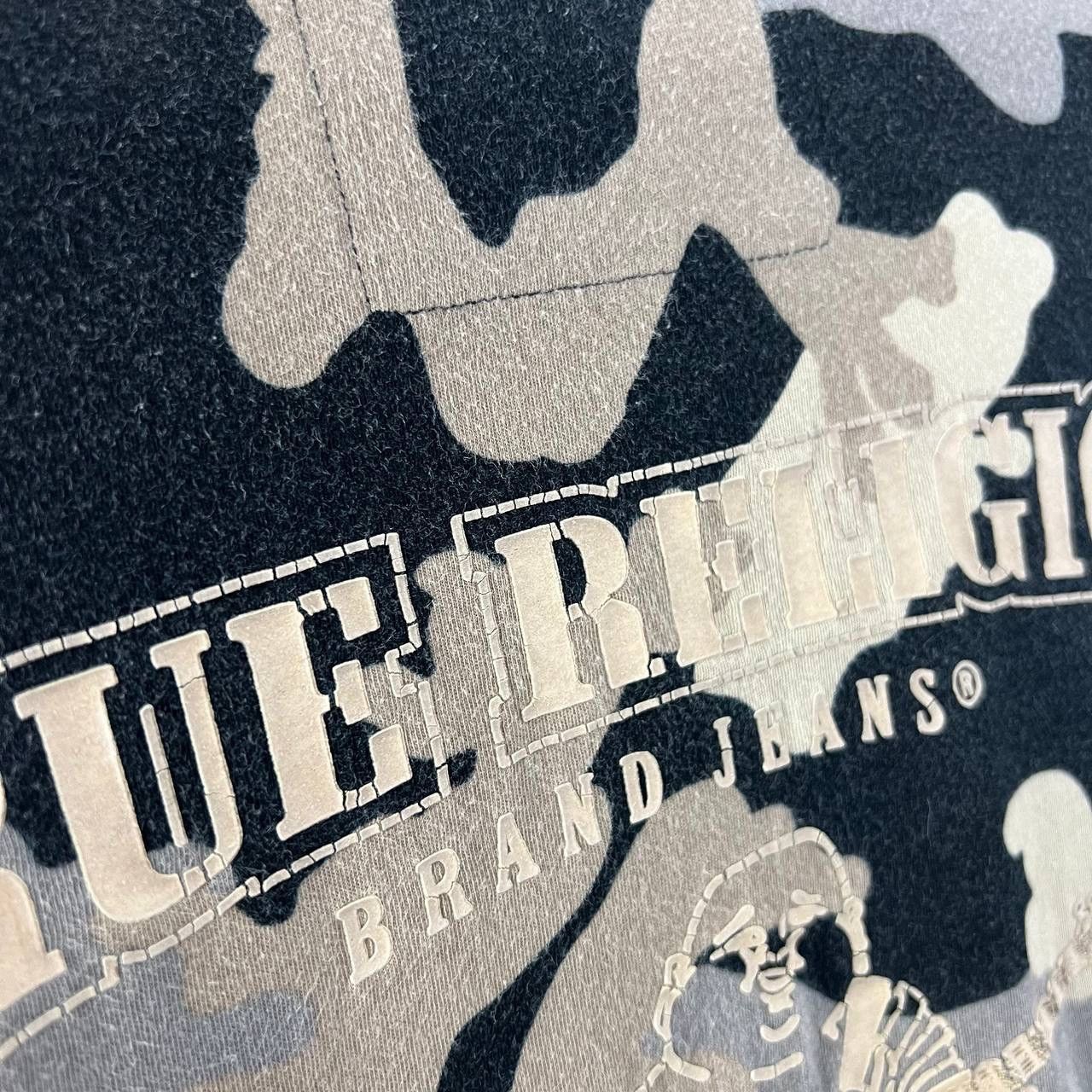 True Religion Vintage True Religion Big Logo Camo T-Shirt Size US M / EU 48-50 / 2 - 5 Thumbnail