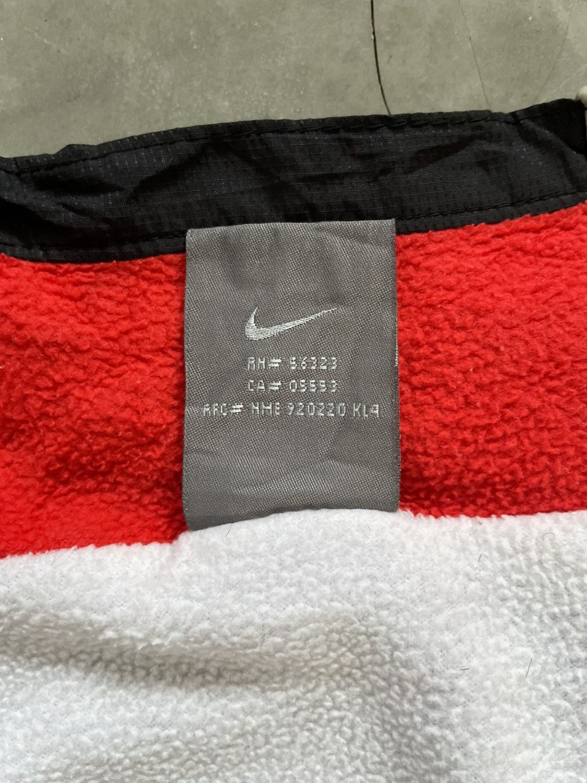 Nike Rare Nike TN Light Jacket Color Block Windbreaker Red Swoosh Size US XL / EU 56 / 4 - 12 Thumbnail