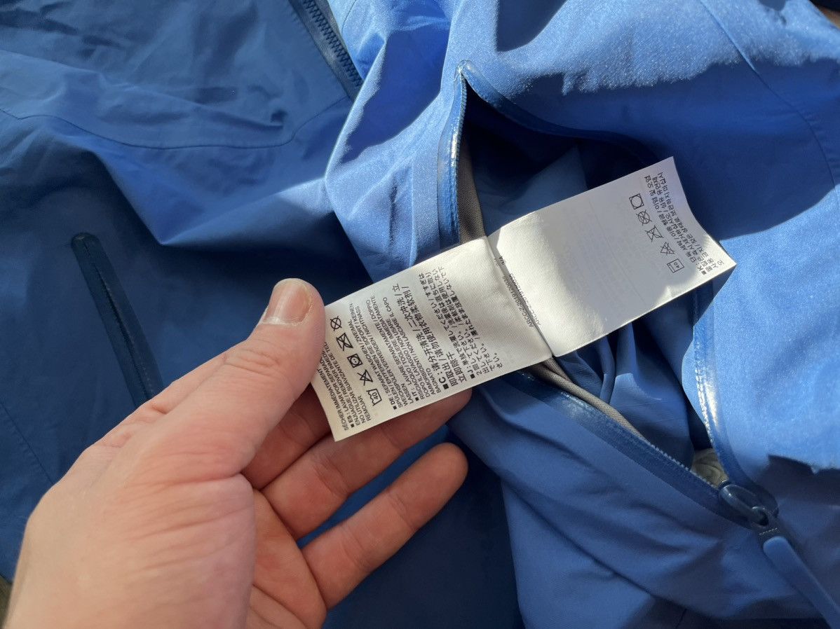 Arc'teryx × Goretex Arctery Beta SL Hybrid Gore Tex Hooded Jacket Womens Size L / US 10 / IT 46 - 17 Thumbnail
