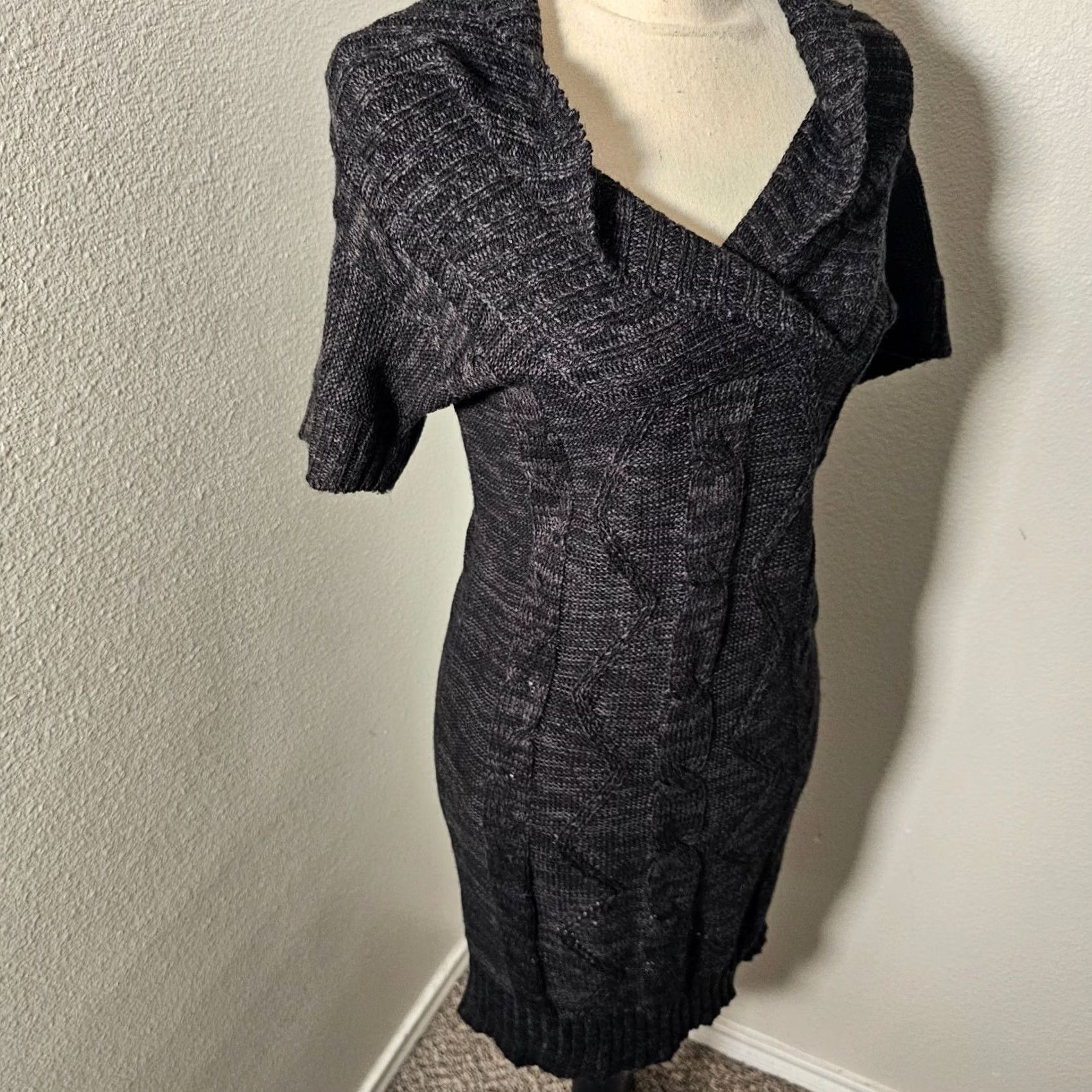 Vintage Ronni Nicole Short Sleeve V Neck Sweater Dress Size Medium Black Knit Dress Womens Size M / US 6-8 / IT 42-44 - 4 Thumbnail