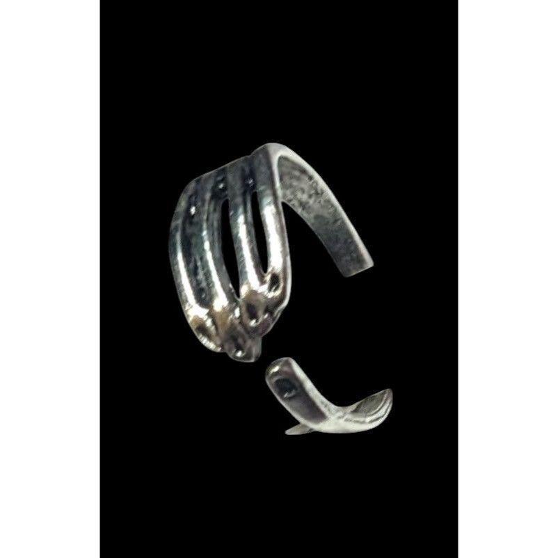 Other Gothic Skeleton Hand Silver Tone Fashion Ring Size 5 1/2 Size ONE SIZE - 4 Thumbnail