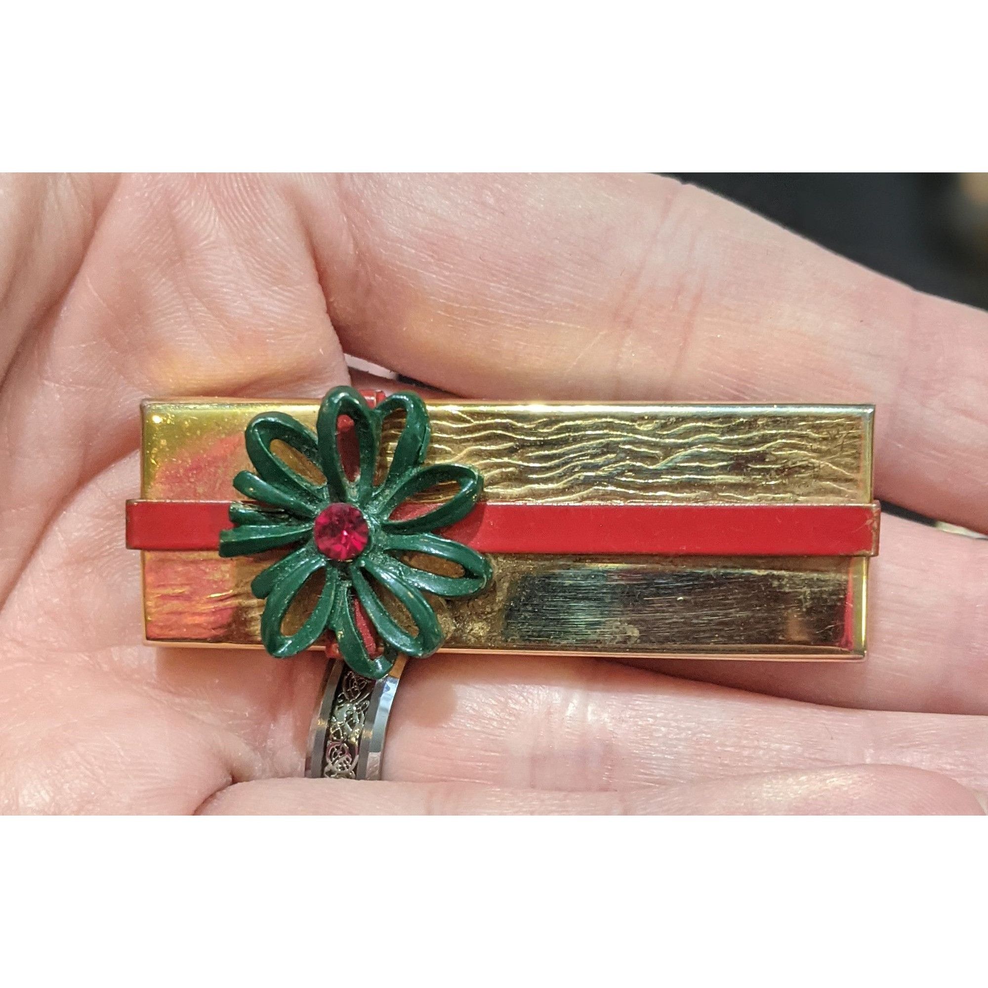 Other Vintage Gold Tone Christmas Present Brooch Size ONE SIZE - 2 Thumbnail