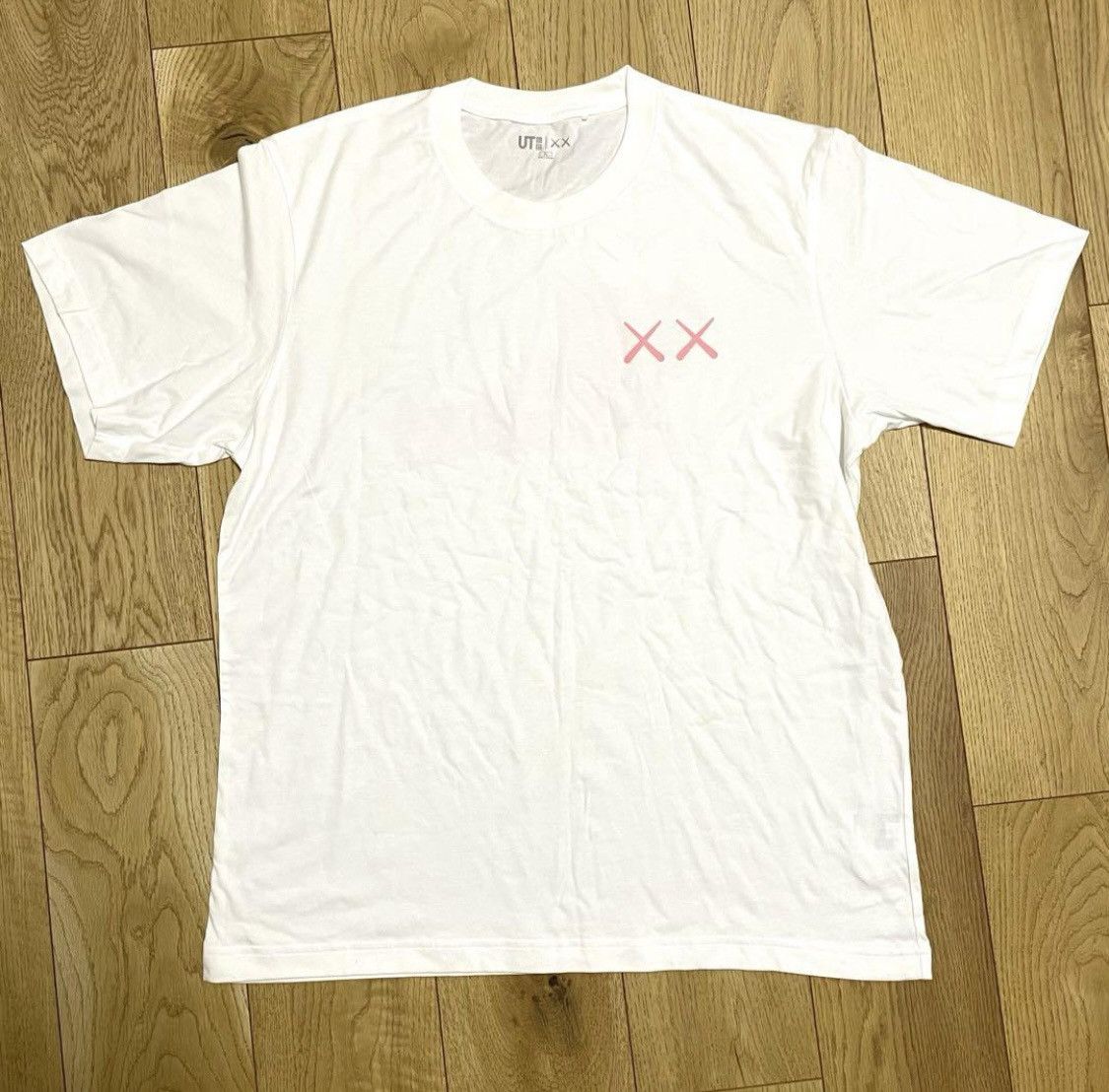 Kaws UNIQLO KAWS Short sleeve T-shirt Size US XL / EU 56 / 4 - 3 Thumbnail