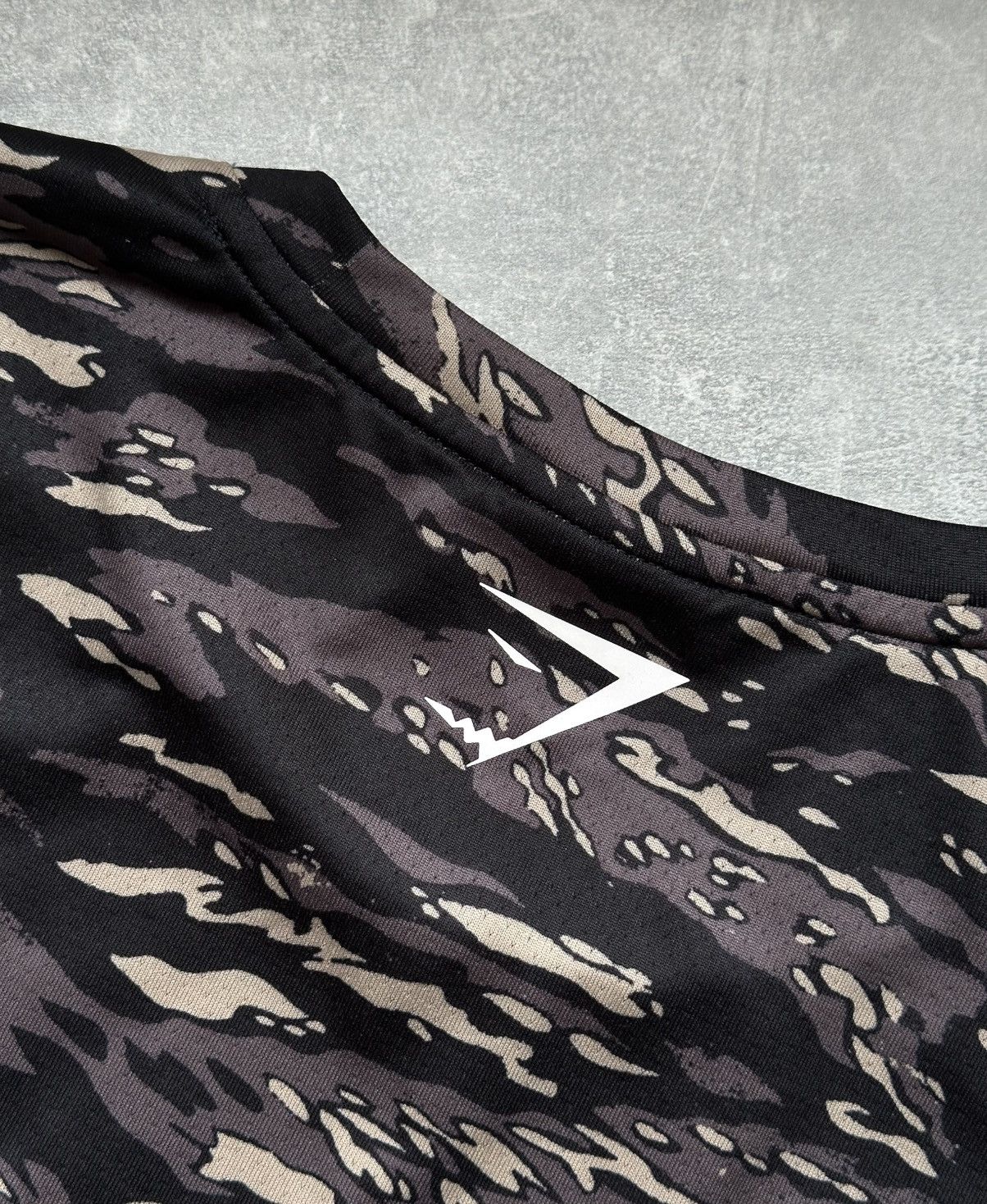Gymshark Gymshark Arrival Camo Training T-Shirt Men's Size M Size US M / EU 48-50 / 2 - 5 Thumbnail
