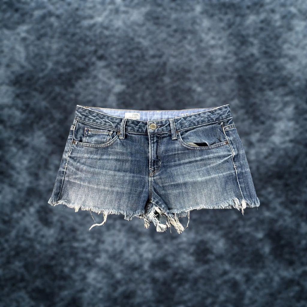Gap VINTAGE Gap Low Rise Shorts Womens 32 Pocket Denim Mini Frayed Size 24" / US 00 / IT 34 - 1 Thumbnail