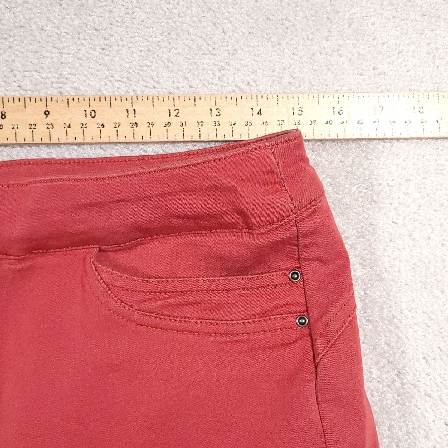 Vintage Christopher & Banks Capri Pants Women's 4 Red Stretch Crop Casual Mid-Rise Pants Capris Womens Regular Red Stretch Capri 4 Midwest? Size 27" / US 4 / IT 40 - 6 Thumbnail