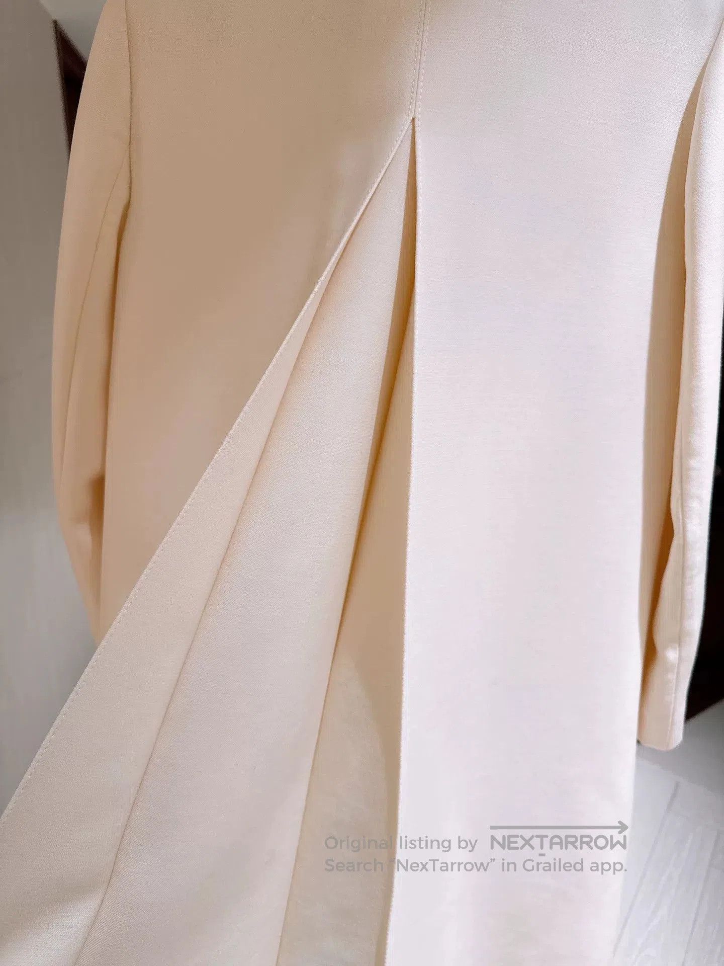 Valentino VALENTINO Ivory Wool Coat with Gems. Size US L / EU 52-54 / 3 - 4 Thumbnail