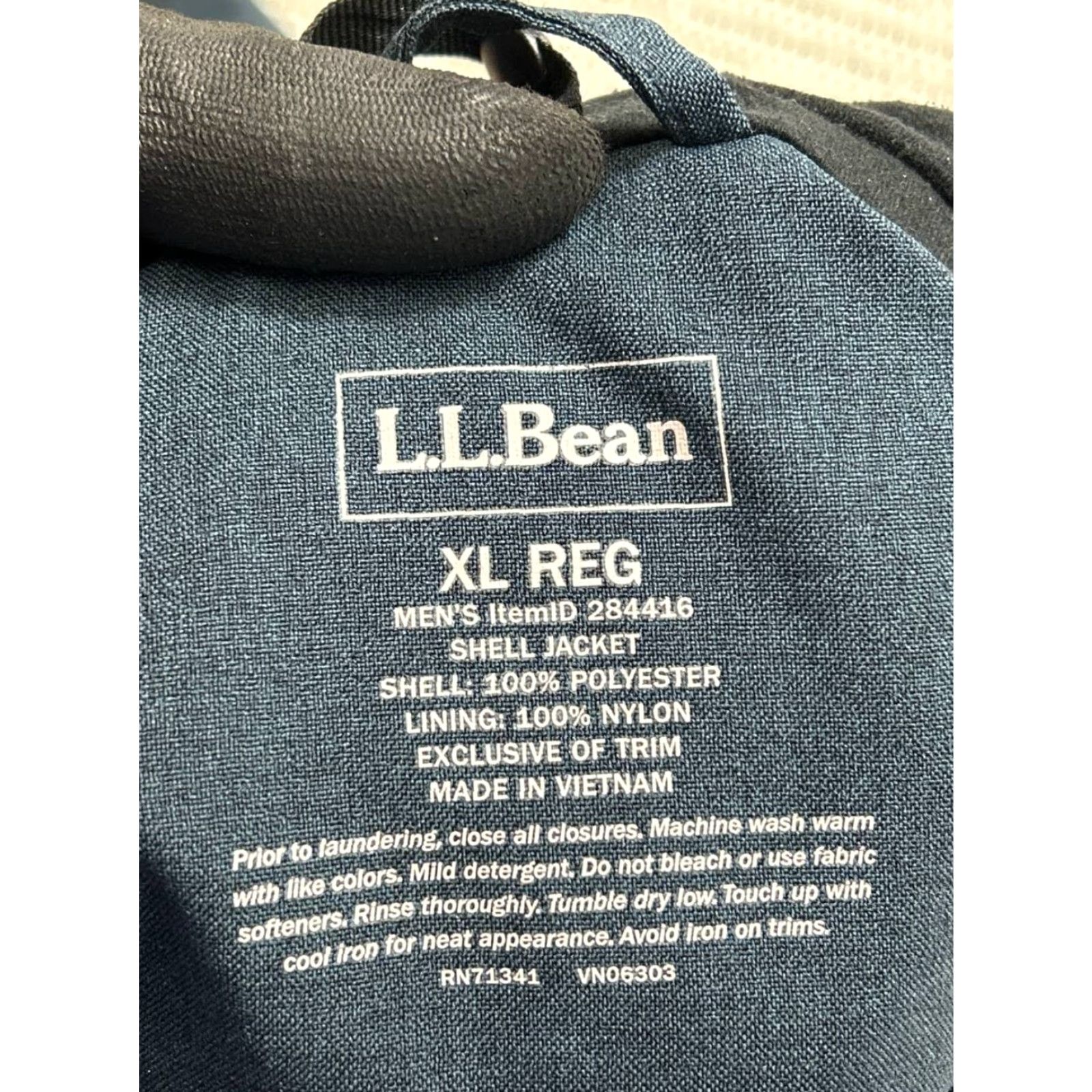 Vintage LL Bean 3 In 1 Parka Shell Jacket Mens Blue Nylon Adjustable Hooded Cuffs 1.5 Sleeve? Size US L / EU 52-54 / 3 - 6 Thumbnail