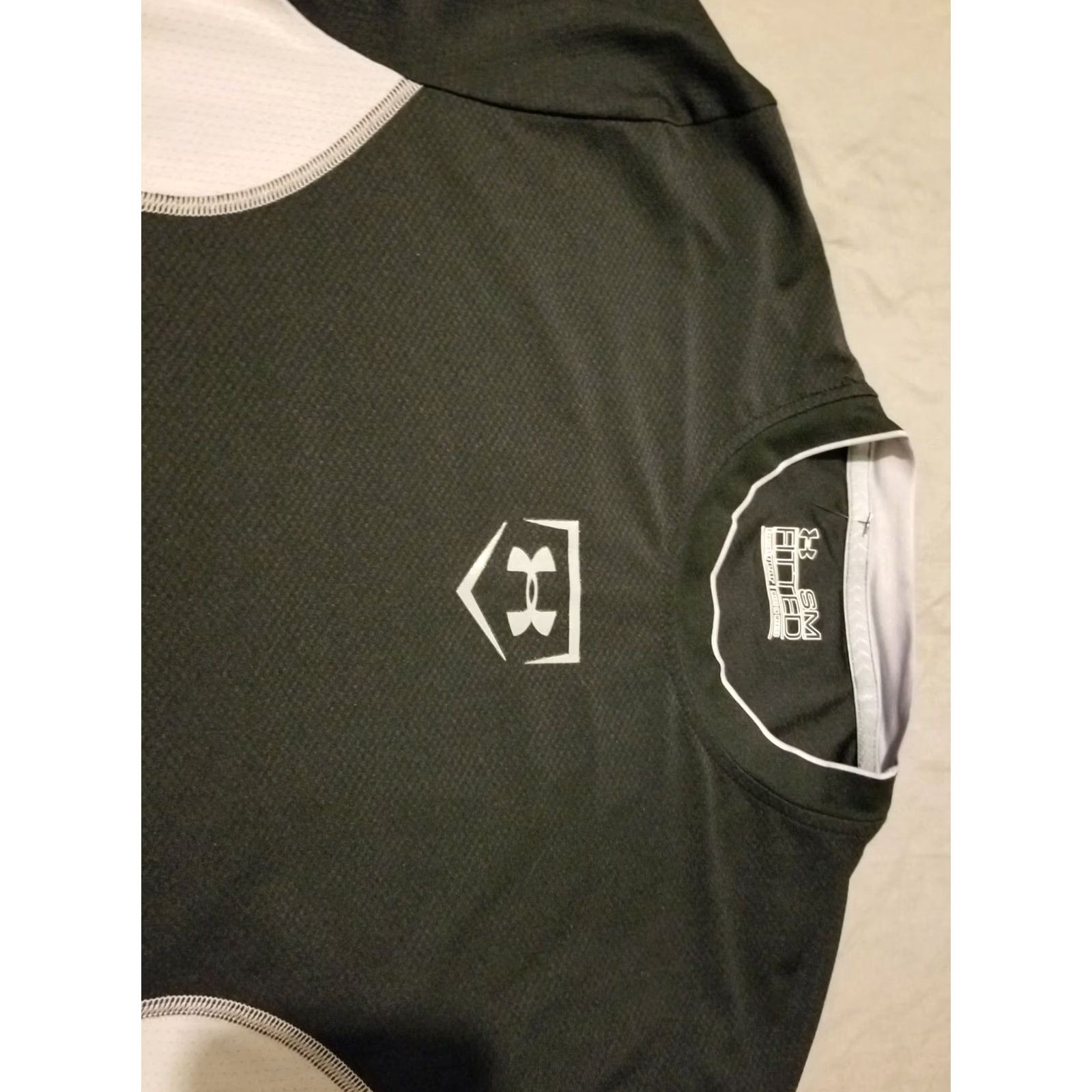 Under Armour Under Armour Shirt Mens Black Athletic Short Sleeve T-Shirt Long Sleeve Small S Large L Regular Size Gym Workout Activewear Size US L / EU 52-54 / 3 - 3 Thumbnail