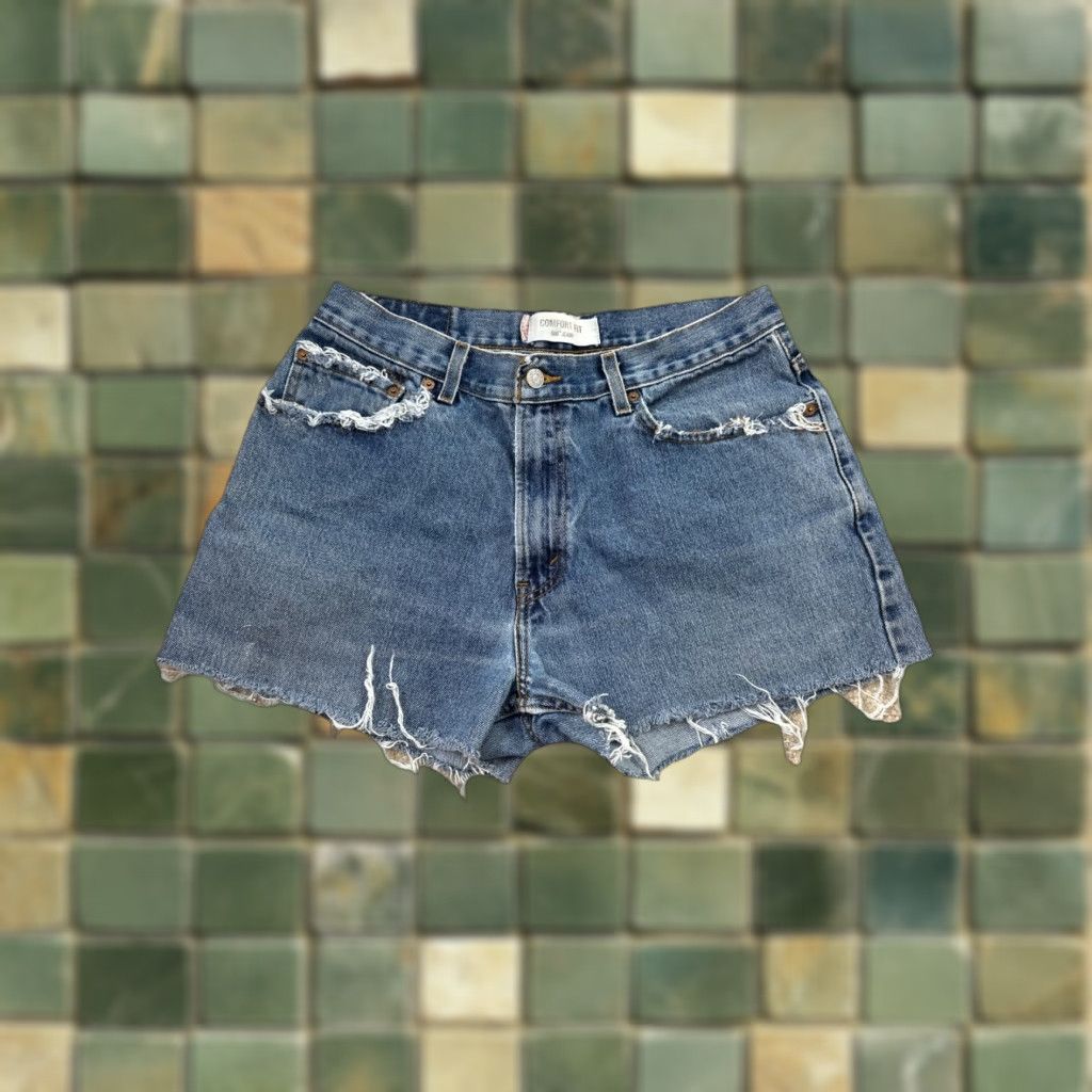 Levi's VINTAGE Levi's 560 Relaxed Denim Blue Jean Shorts High Rise 14/33 Cut Off 90s Womens Shorts Jeans Size 36" / US 14 / IT 50 - 1 Thumbnail