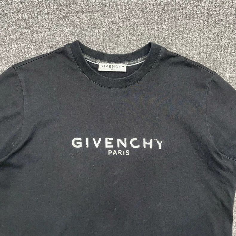 Givenchy Givenchy A0891 Black Chest Destruction Logo Short Sleeve Size US M / EU 48-50 / 2 - 4 Thumbnail