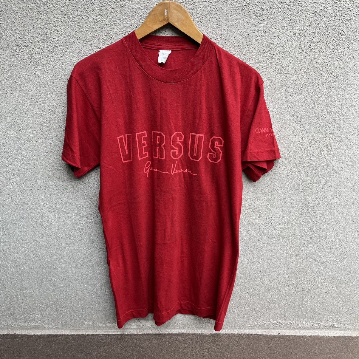 Versus Versace VERSUS by Gianni Versace promo tee perfume Size US M / EU 48-50 / 2 - 1 Thumbnail