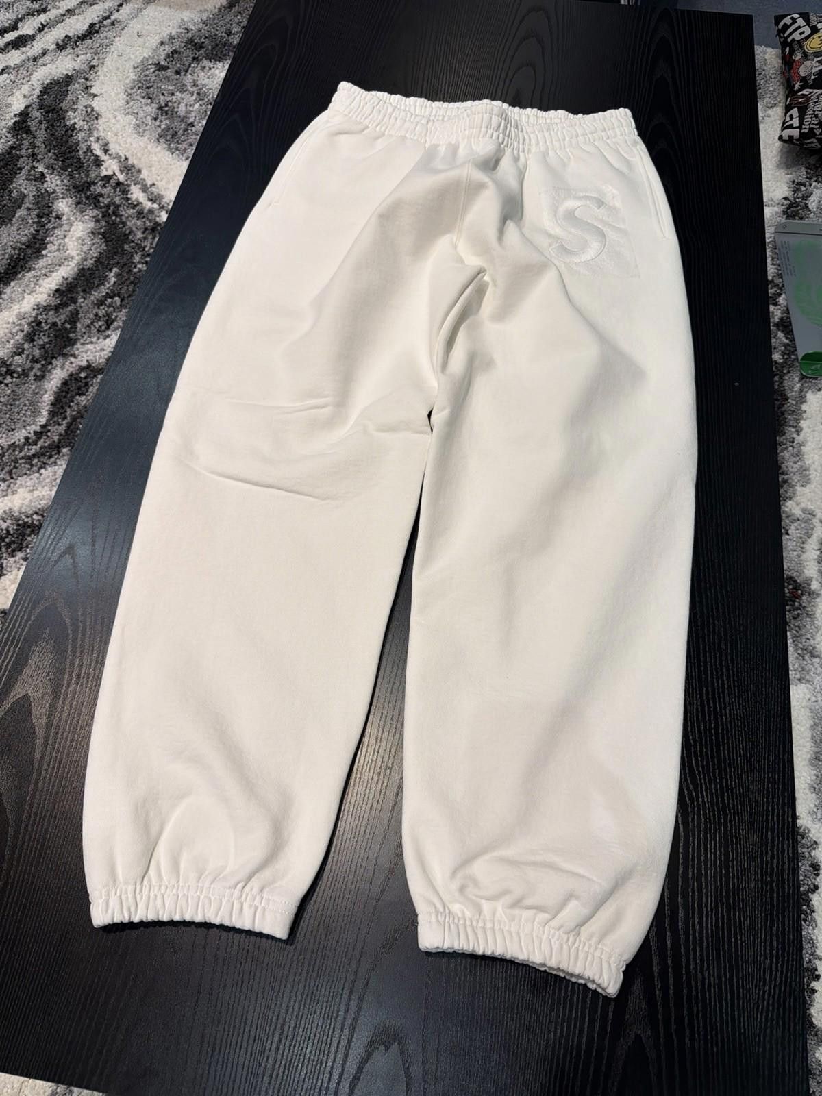 Supreme Supreme S Logo Sweatpants White (SS25) Brand New Size Large Size US 34 / EU 50 - 3 Thumbnail