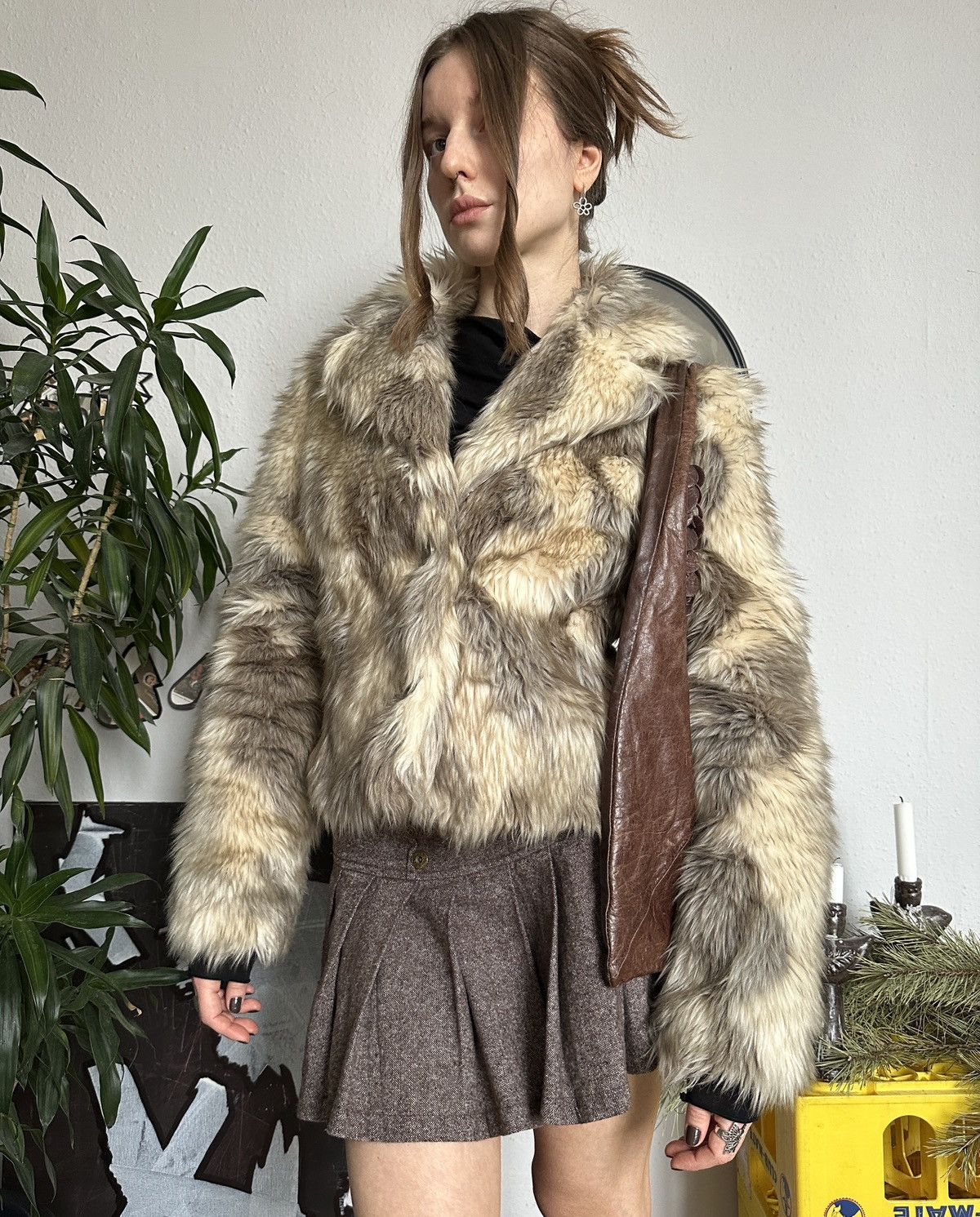 Japanese Brand Lipsy Gorgeous Faux Fur Coat Cropped Jacket Coquette Style Size L / US 10 / IT 46 - 2 Thumbnail