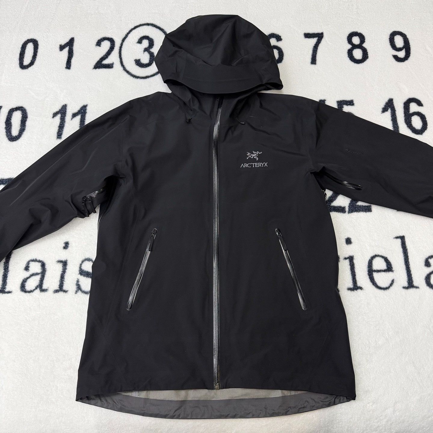 Arc'teryx Silver Light Jacket l Men Size US L / EU 52-54 / 3 - 1 Thumbnail