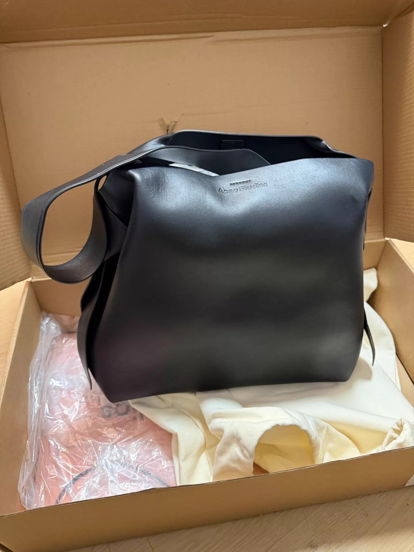 Acne Studios Acne Studios Musubi Large Black 100% Italian Leather Tote Size ONE SIZE - 2 Thumbnail