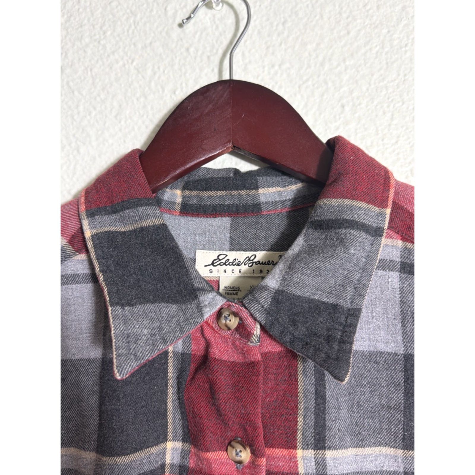 Eddie Bauer Eddie Bauer Women’s XL Flannel Button Down Shirt Red Gray Plaid Long Sleeve Shirt Womens XL Button-Up Endorsed by Eddie Bauer Size XL / US 12-14 / IT 48-50 - 4 Thumbnail