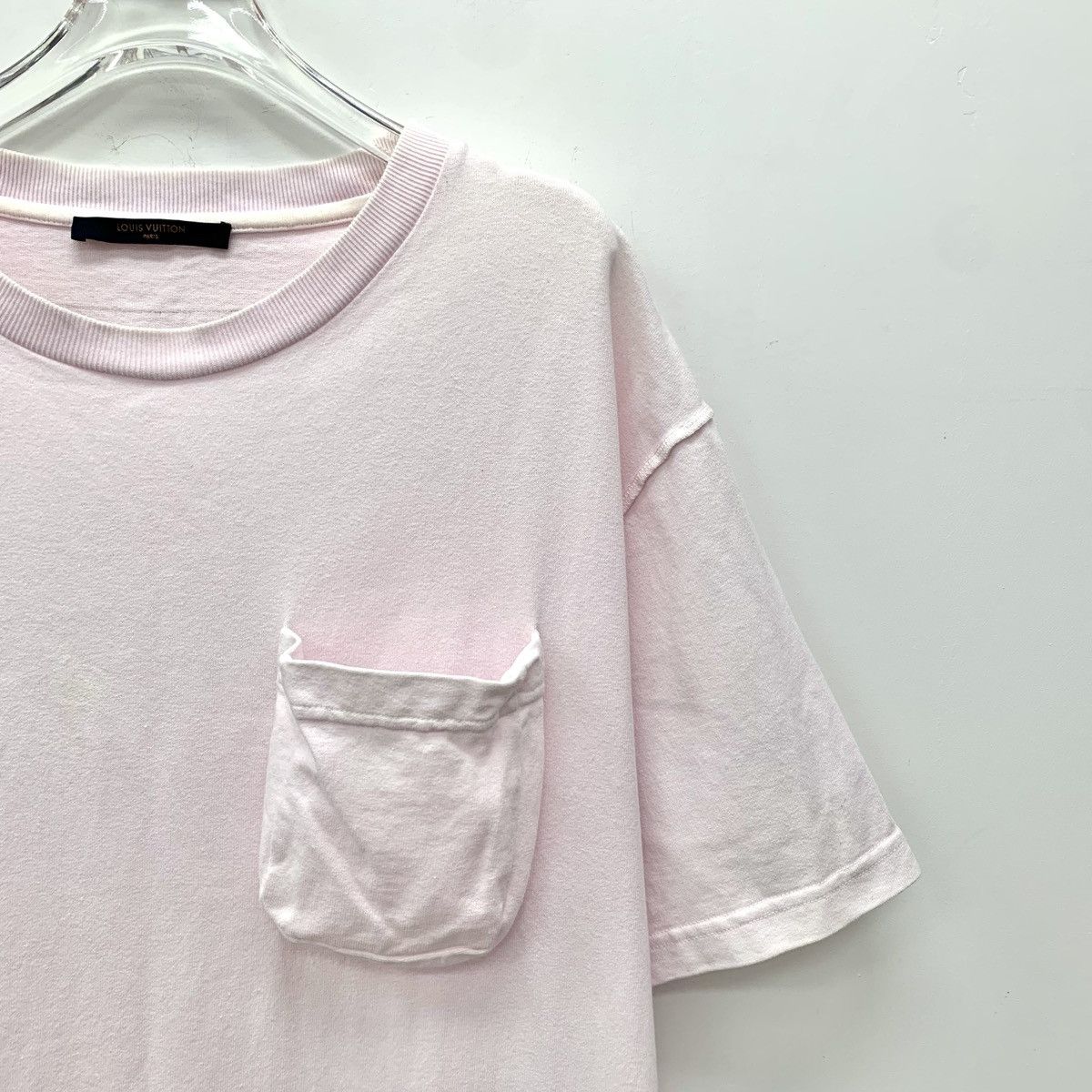 Louis Vuitton Louis Vuitton Pink Pocket Short Sleeve T-shirt K26WX Size US L / EU 52-54 / 3 - 3 Thumbnail
