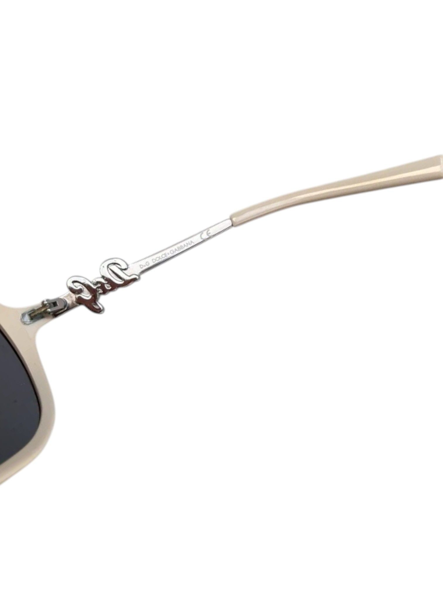 Dolce & Gabbana D&G 8021 Shield Wrap Sunglasses in Ivory, c. 2000s Size ONE SIZE - 4 Thumbnail