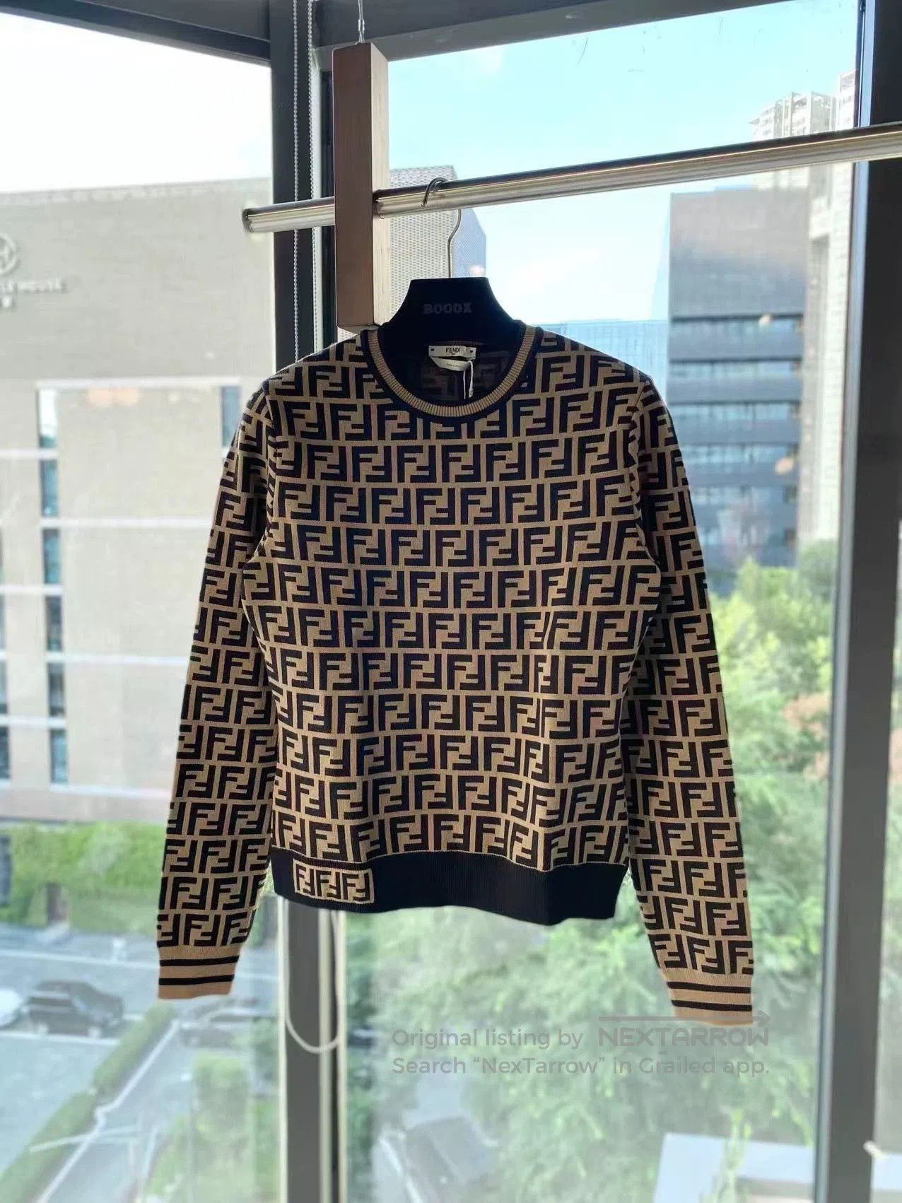 Fendi Fendilong-sleeve knitted sweater. Size US XXS / EU 40 - 2 Thumbnail