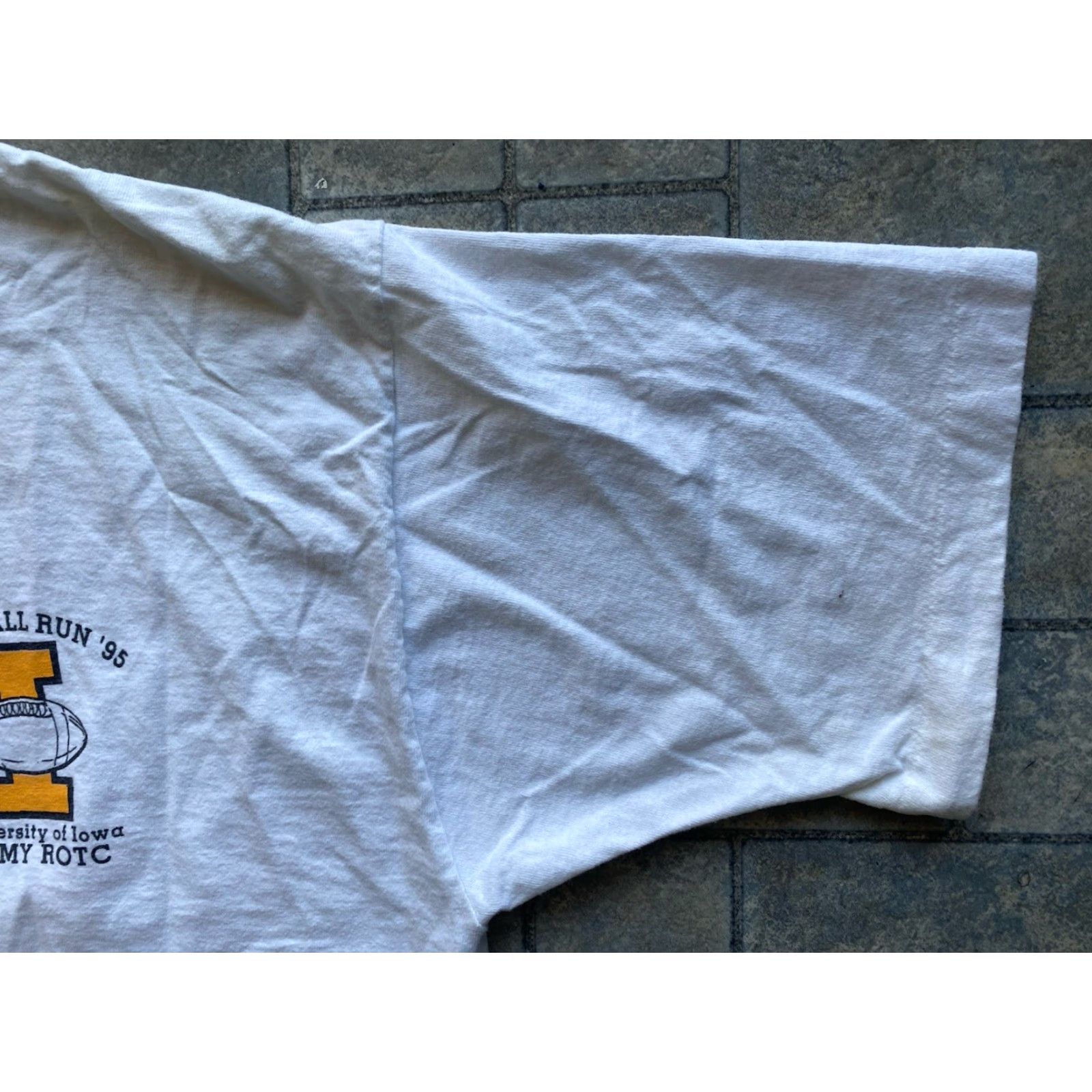 Fruit Of The Loom VINTAGE University Of Iowa T Shirt Men XL White 1995 Fruit Of The Loom Short Sleeve 90s College Sports Size US XL / EU 56 / 4 - 6 Thumbnail