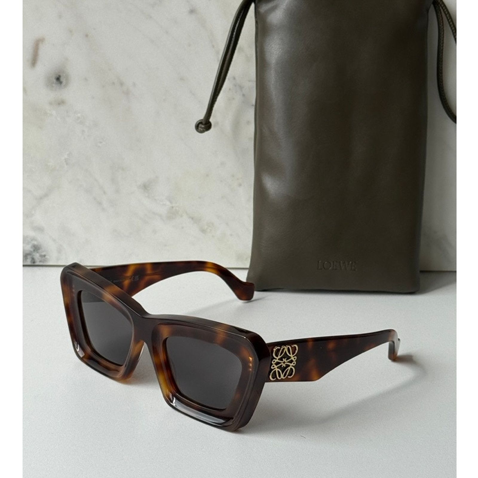 NEW LW40145F 52A, LOEWE CAT EYE HAVANA BROWN SUNGLASSES LOEWE NEW Loewe LW40145F Anagram Cat Eye Sunglasses Brown Havana main image 4