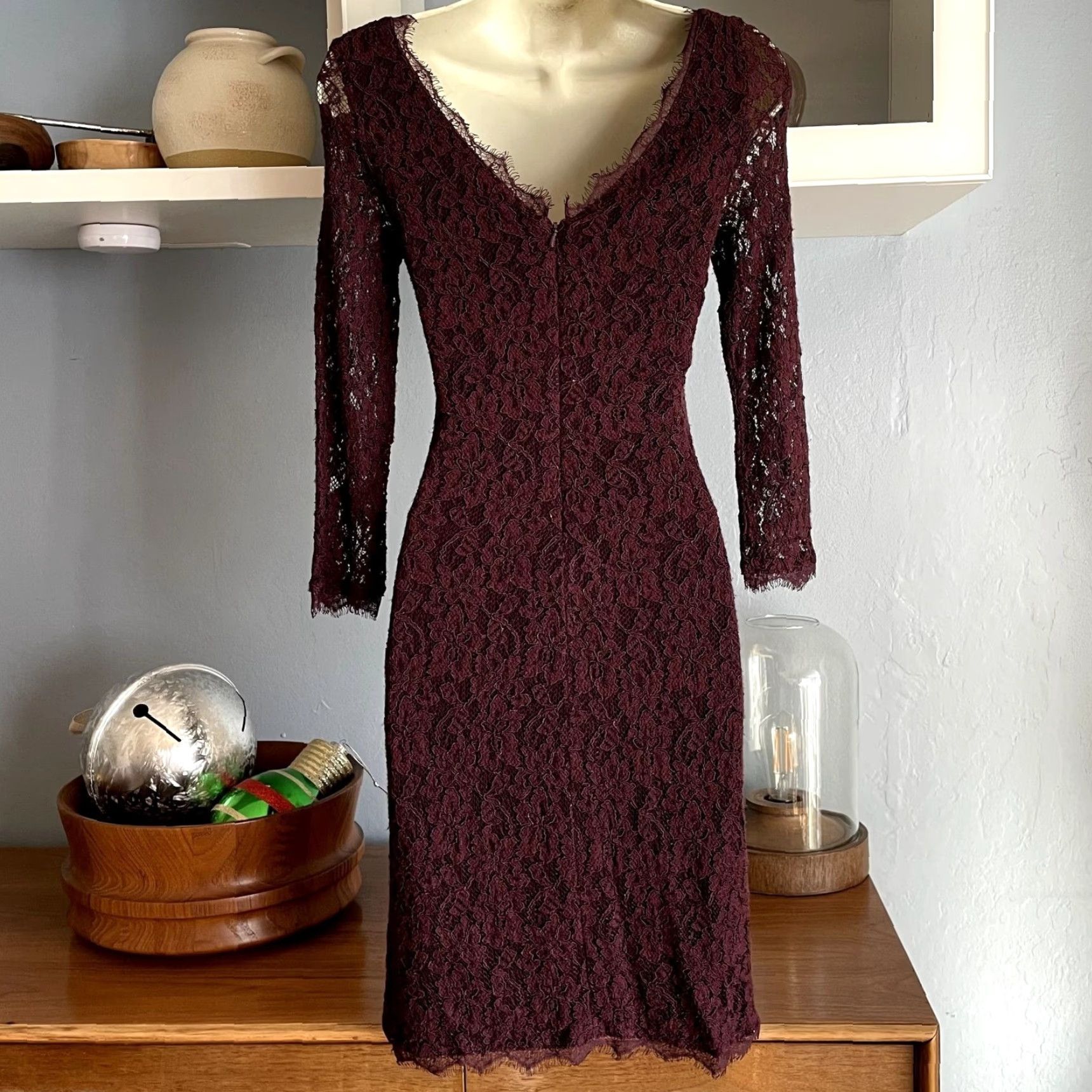 Aritzia Aritzia Babaton Rafael Burgundy Lace Sheath Dress Women Size 0 Size XS / US 0-2 / IT 36-38 - 3 Thumbnail
