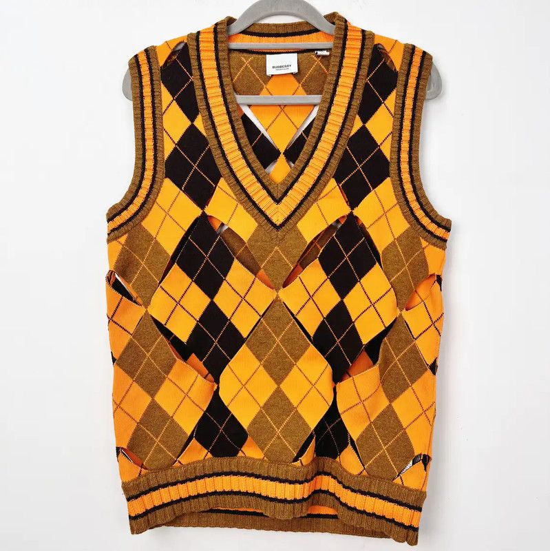 Burberry Burberry Stylish Yellow Knitted Vest for Women Size XS / US 0-2 / IT 36-38 - 1 Thumbnail
