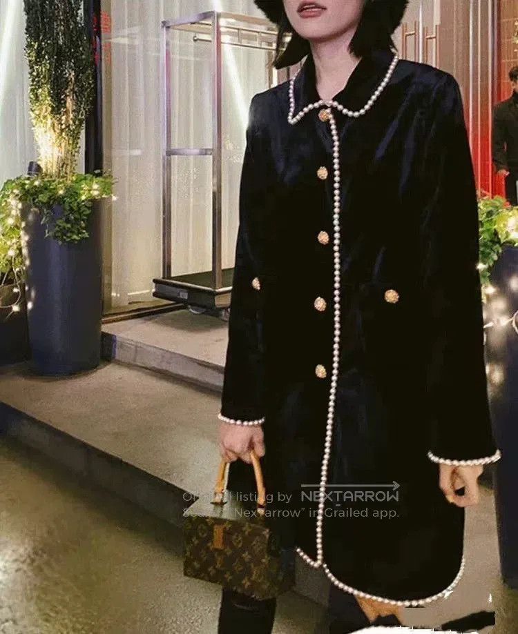 Gucci Gucci Pearl Velvet Heavy Coat. Size S / US 4 / IT 40 - 1 Thumbnail