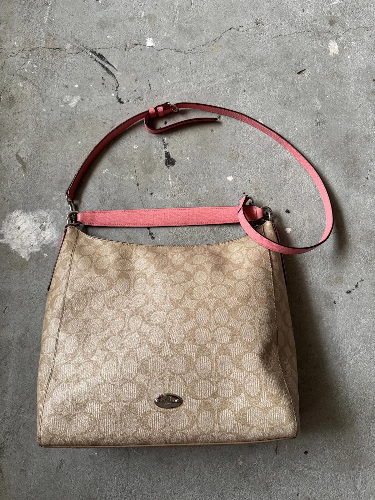 Coach Coach 2Way PVC Leather ShoulderBag Beige/Pink Size ONE SIZE - 1 Thumbnail