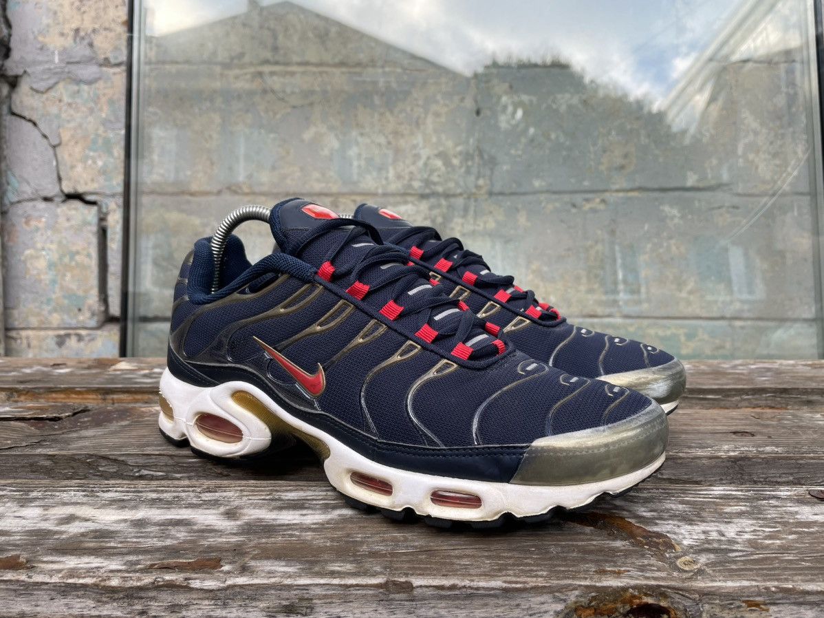 nike shoes that change color in sun